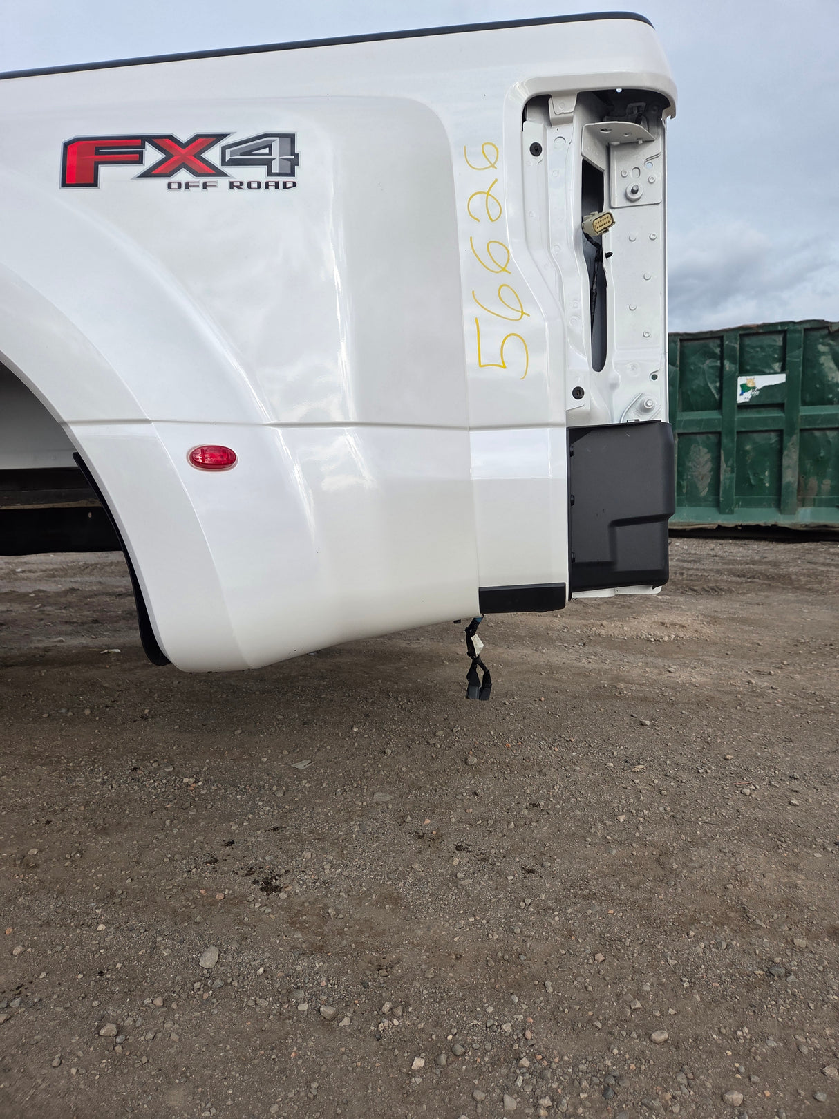2017-2022 Ford Super Duty F350 F450 F550 8' Dually Bed - Pearl White