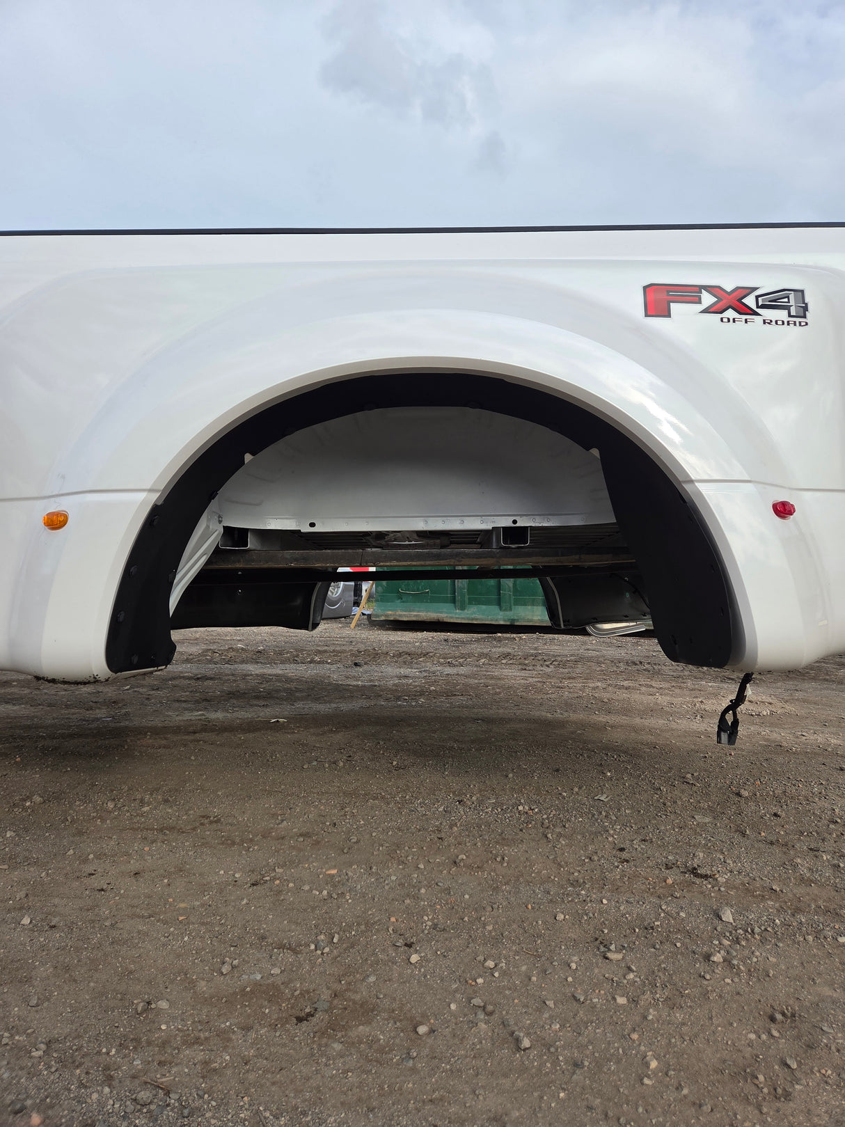 2017-2022 Ford Super Duty F350 F450 F550 8' Dually Bed - Pearl White