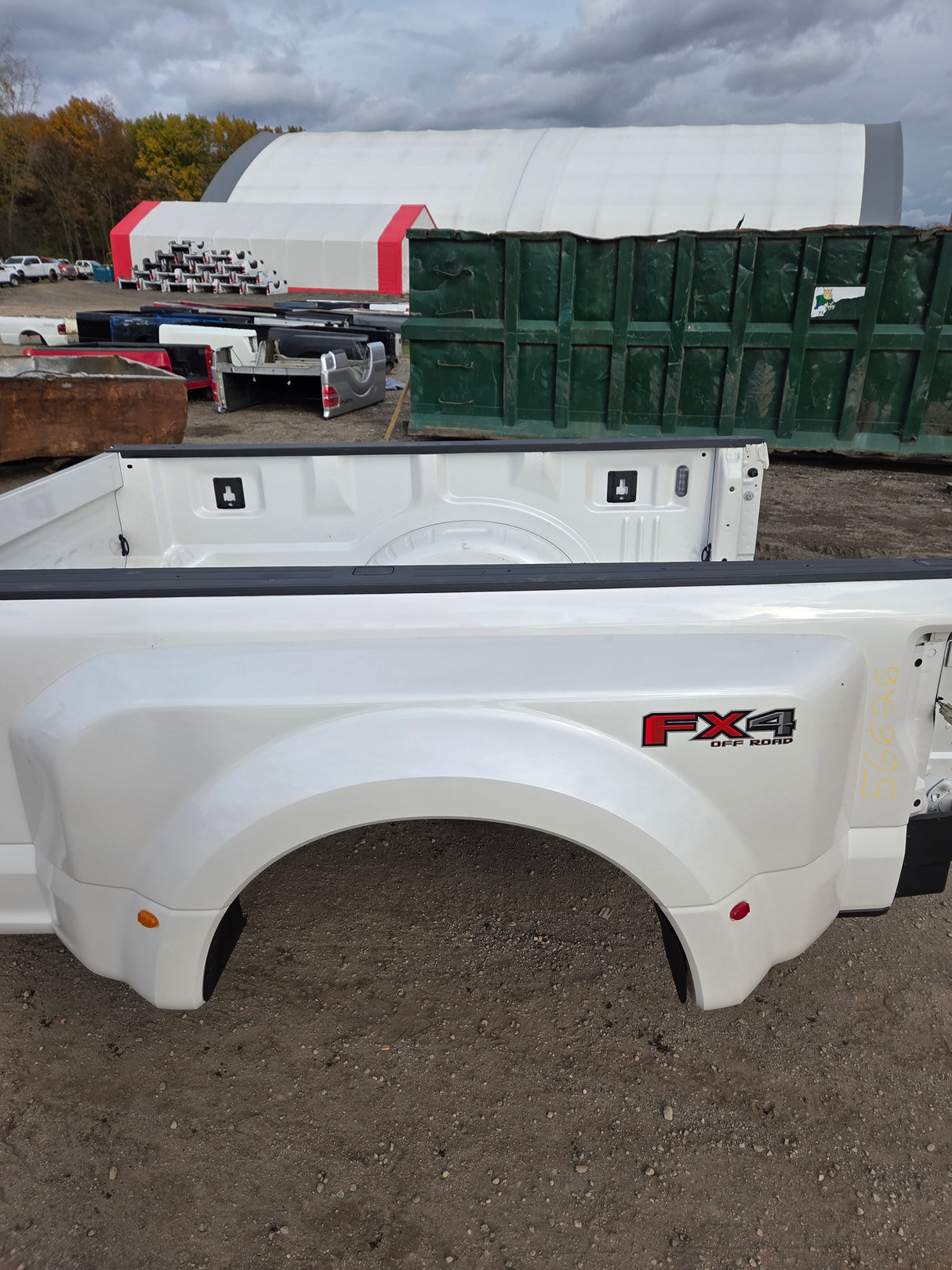 2017-2022 Ford Super Duty F350 F450 F550 8' Dually Bed - Pearl White