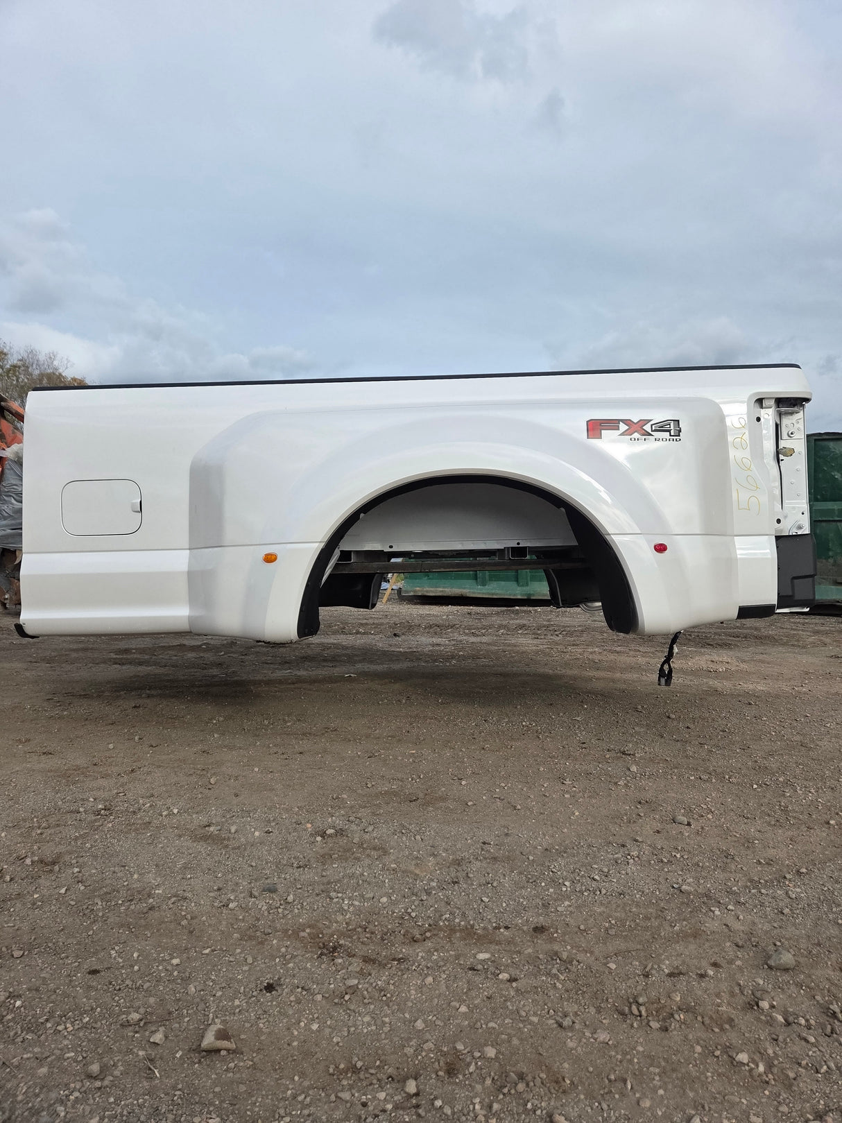 2017-2022 Ford Super Duty F350 F450 F550 8' Dually Bed - Pearl White
