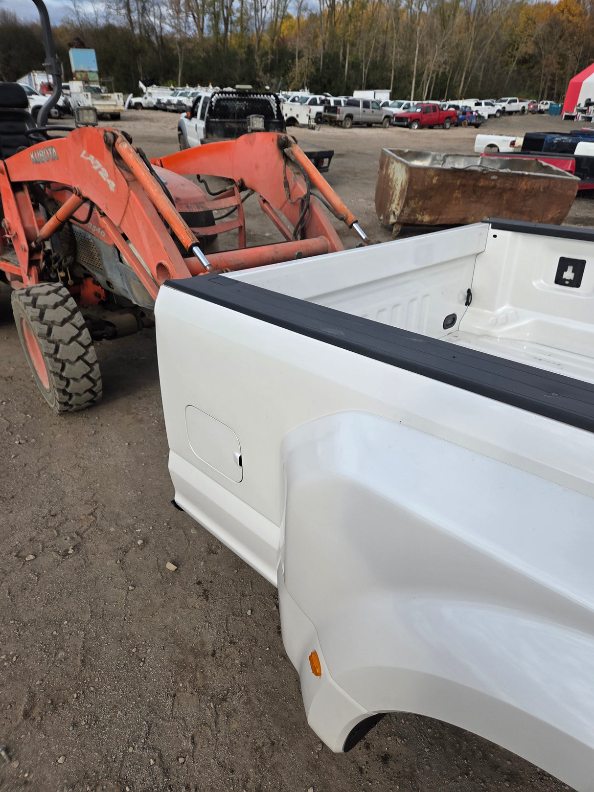 2017-2022 Ford Super Duty F350 F450 F550 8' Dually Bed - Pearl White
