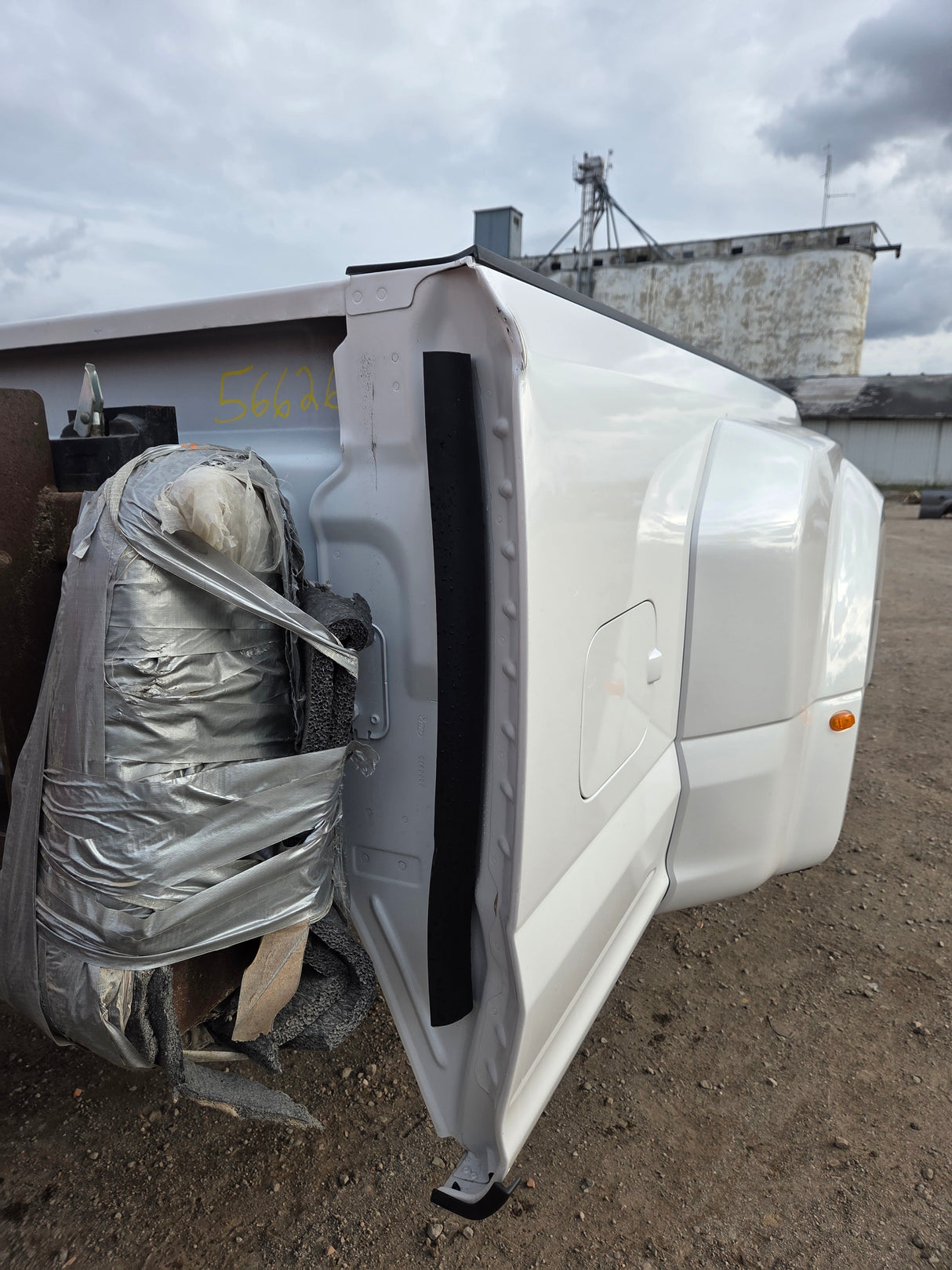 2017-2022 Ford Super Duty F350 F450 F550 8' Dually Bed - Pearl White