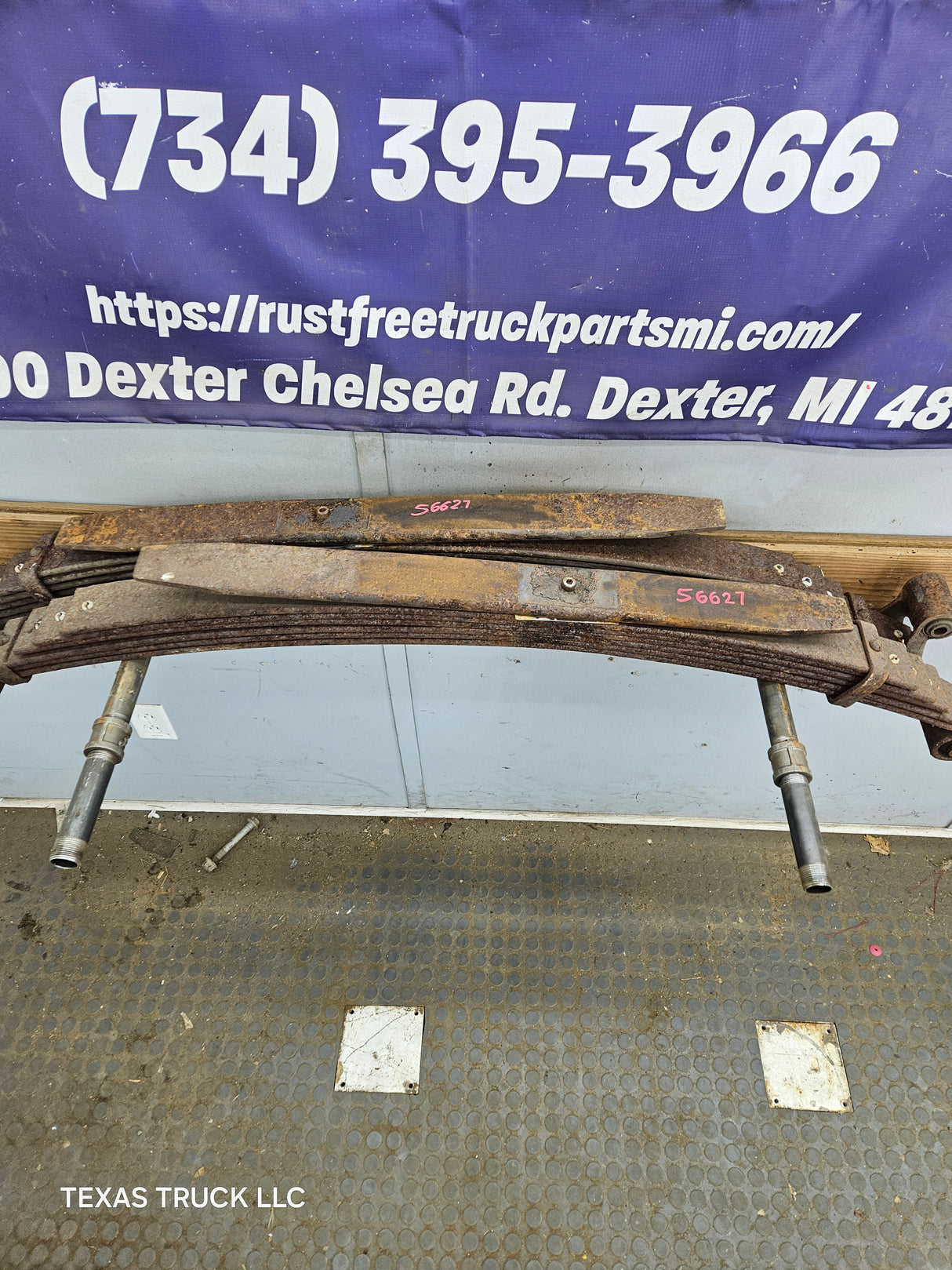 1999-2007 Ford F250 F350 Super Duty Rear Leaf Springs - Pair