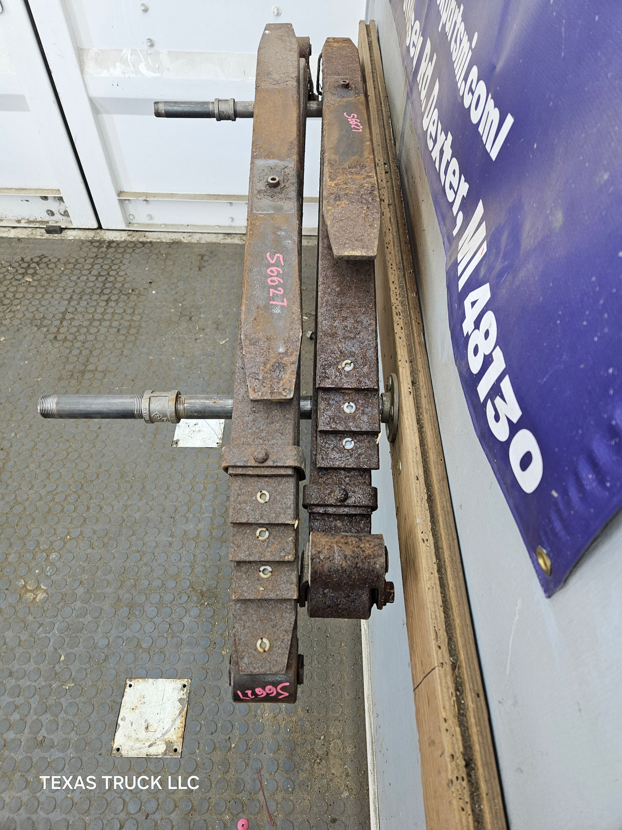 1999-2007 Ford F250 F350 Super Duty Rear Leaf Springs - Pair