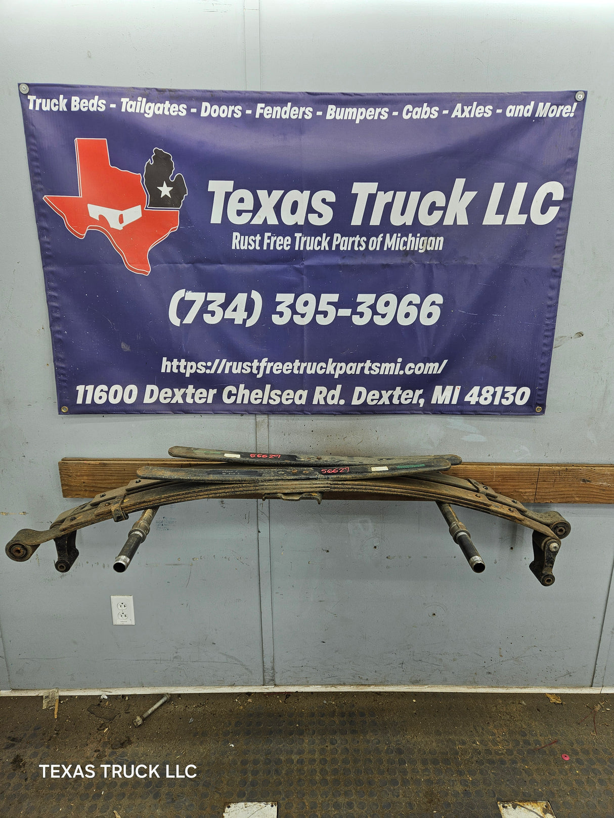 2002-2008 Dodge Ram 1500 Rear Leaf Springs 52113120 AE - Pair