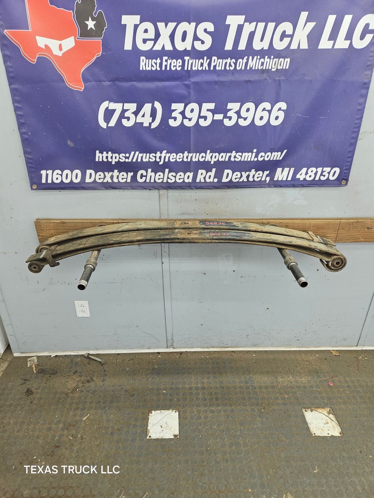 1999-2004 Ford F250 F350 Super Duty Excursion Front Leaf Springs - Pair