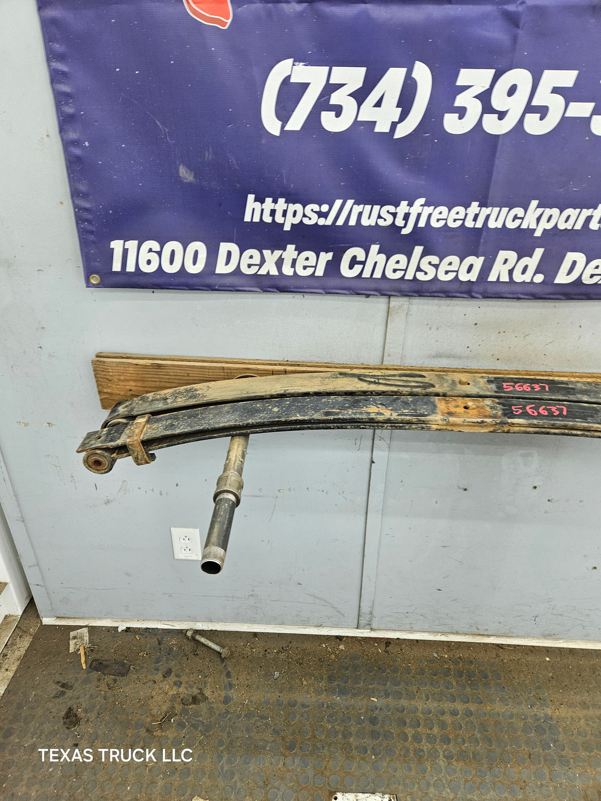 1999-2004 Ford F250 F350 Super Duty Excursion Front Leaf Springs - Pair