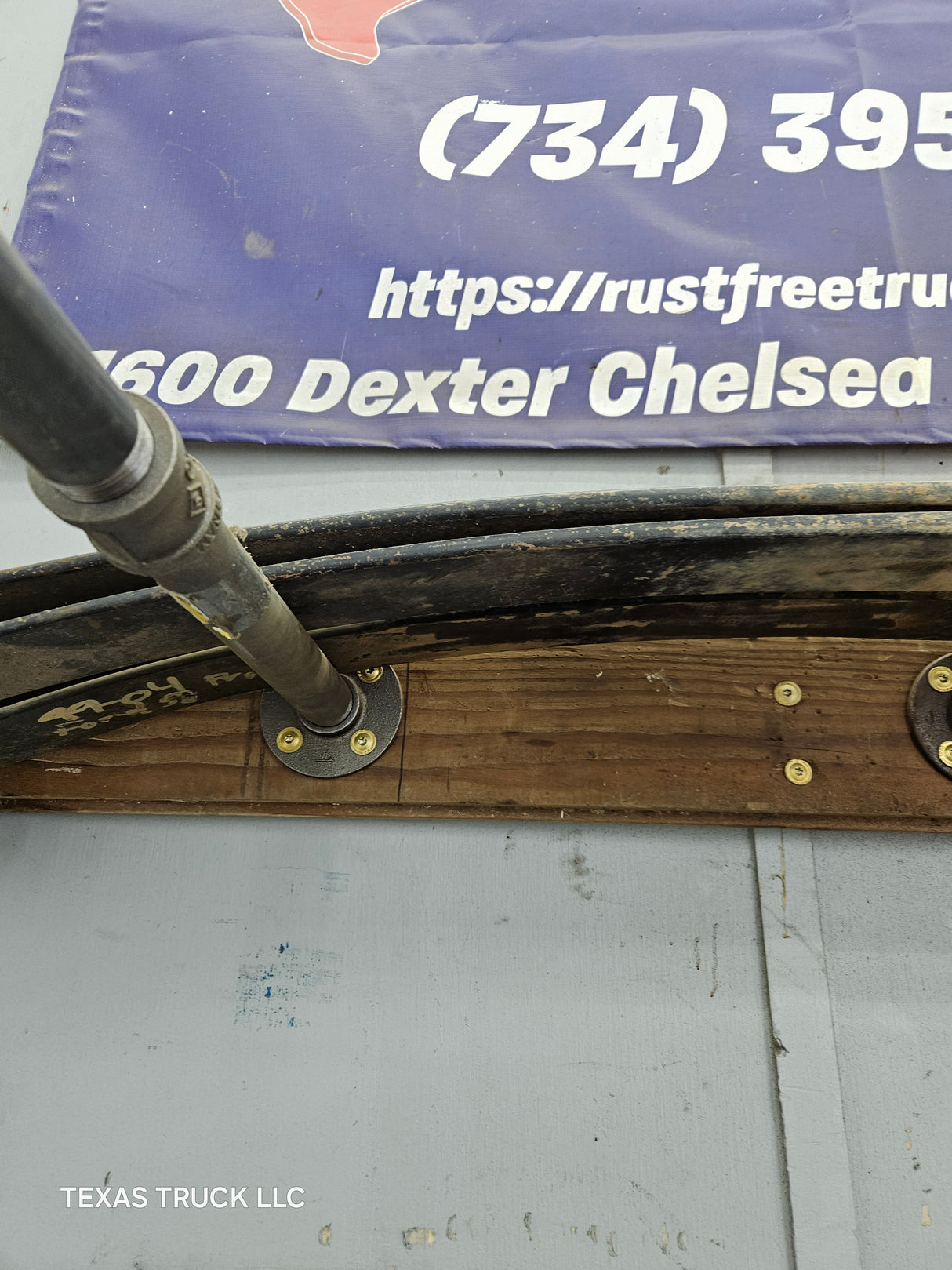 1999-2004 Ford F250 F350 Super Duty Excursion Front Leaf Springs - Pair