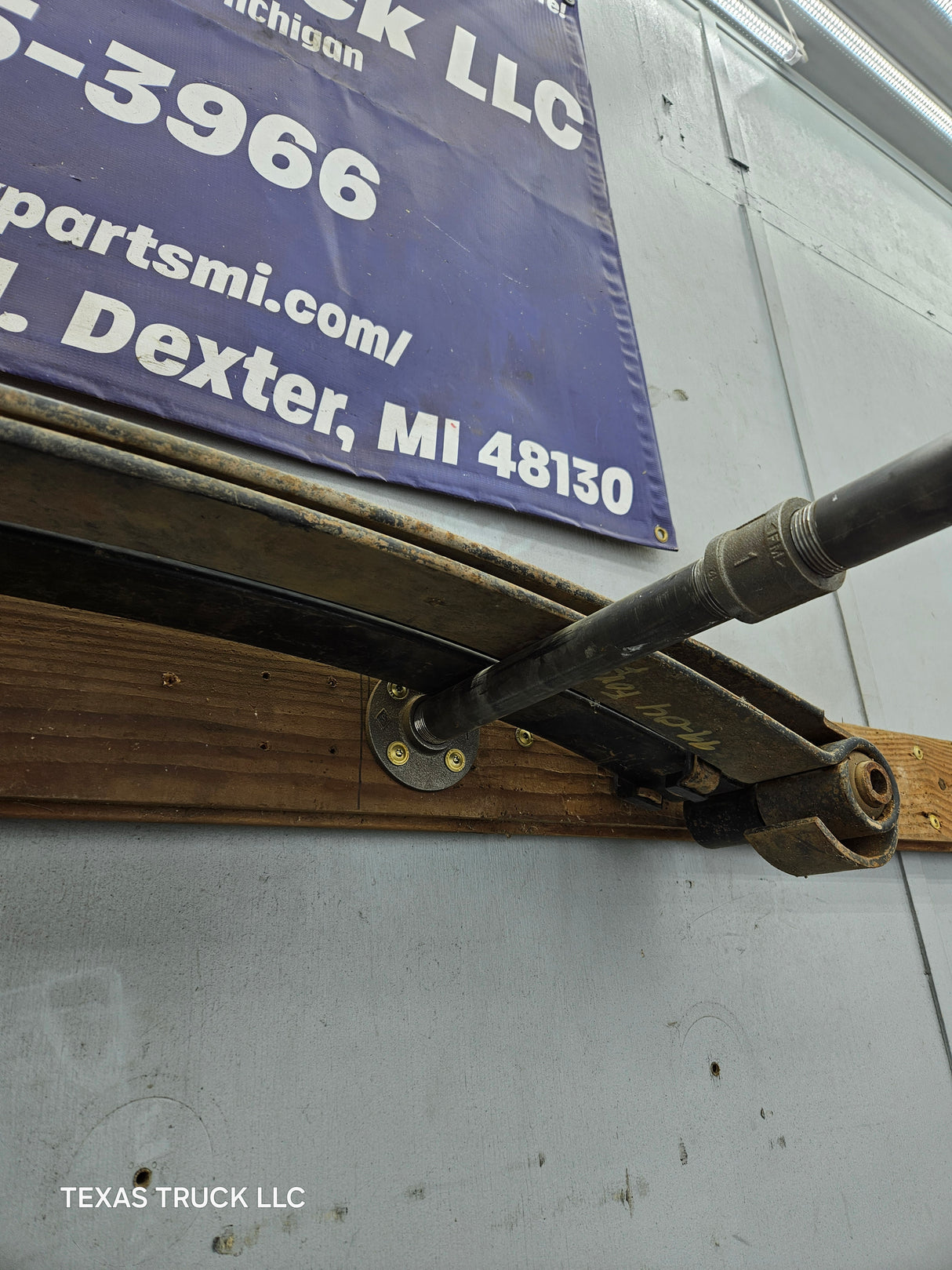 1999-2004 Ford F250 F350 Super Duty Excursion Front Leaf Springs - Pair