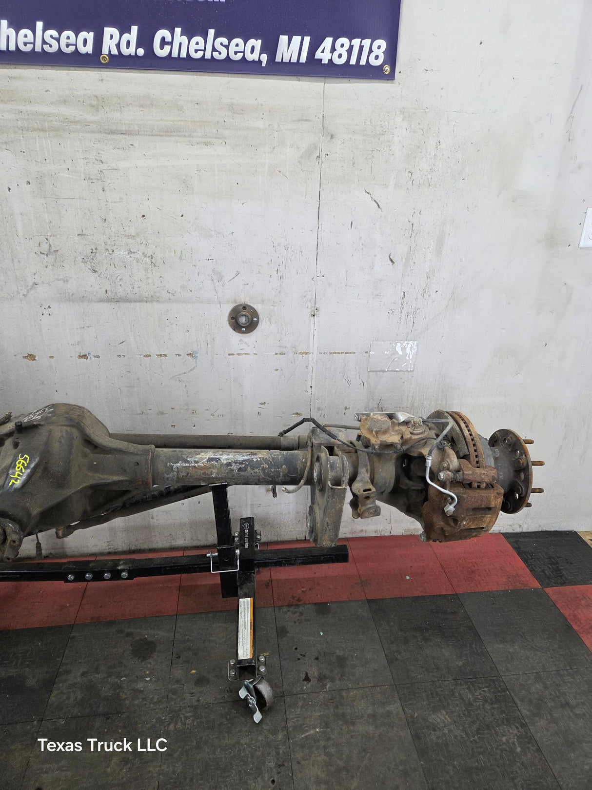 2011-2012 Ford Super Duty F350 Dually Front Axle 3.73 Gear Ratio 8 Lug