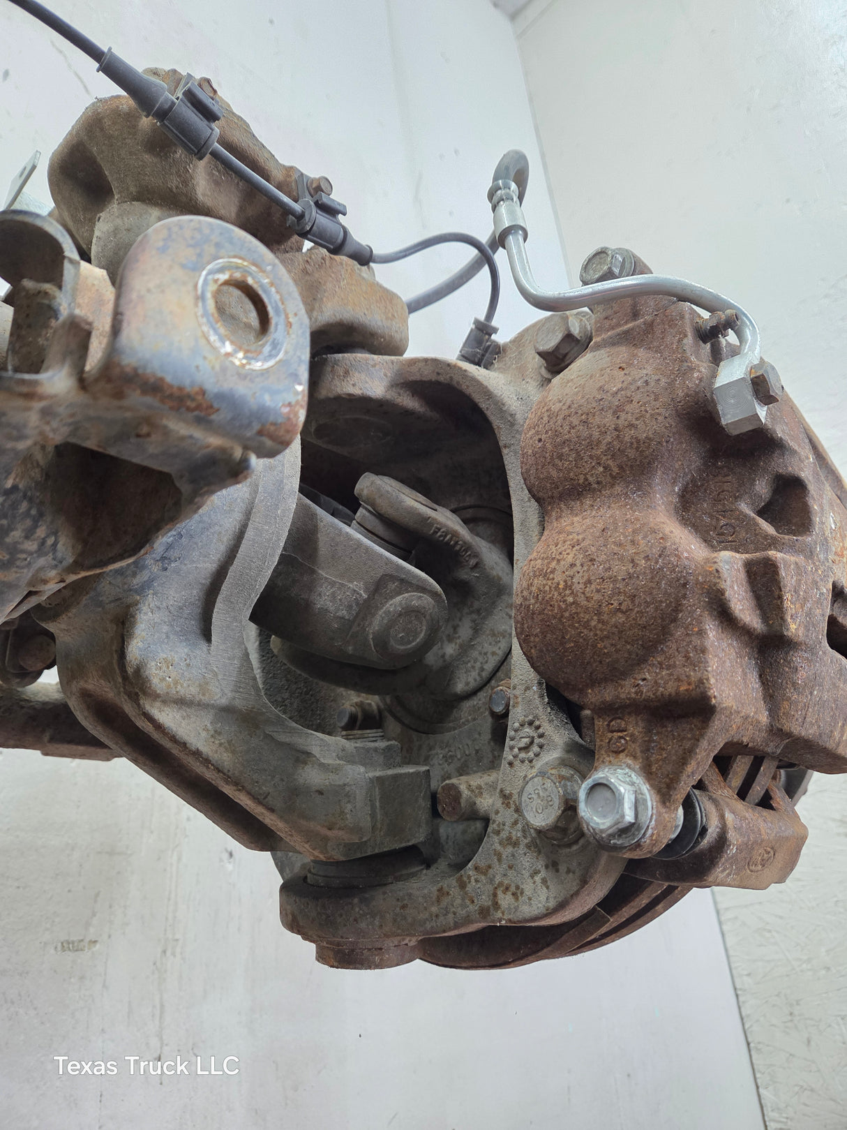 2011-2012 Ford Super Duty F350 Dually Front Axle 3.73 Gear Ratio 8 Lug