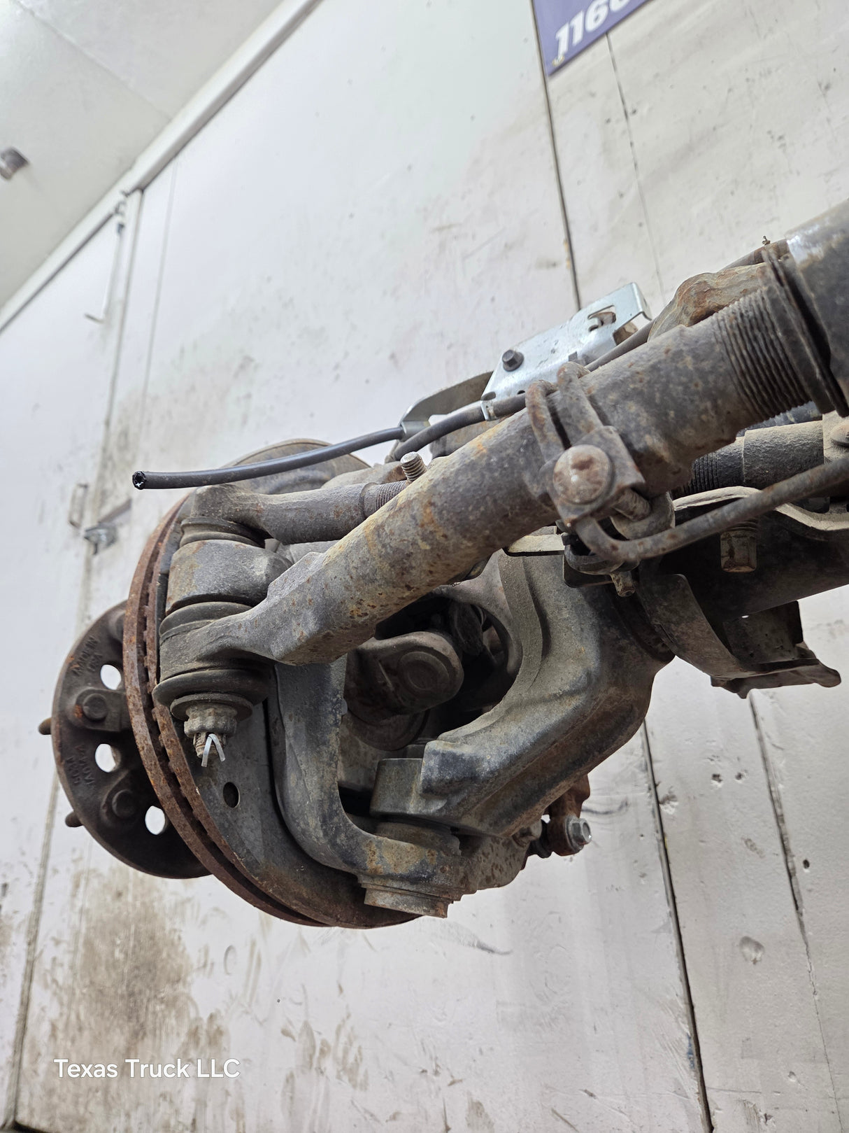 2011-2012 Ford Super Duty F350 Dually Front Axle 3.73 Gear Ratio 8 Lug