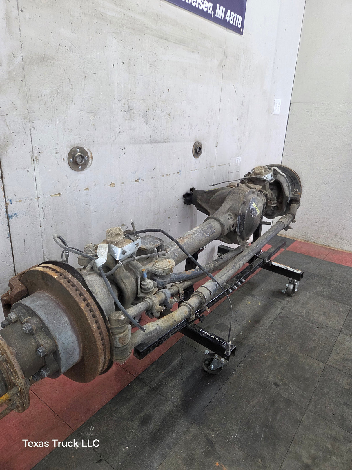 2011-2012 Ford Super Duty F350 Dually Front Axle 3.73 Gear Ratio 8 Lug