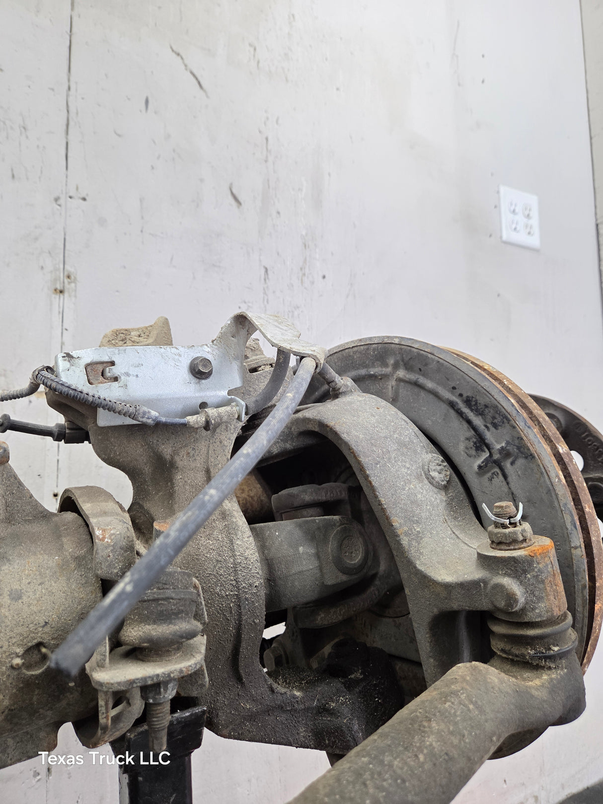 2011-2012 Ford Super Duty F350 Dually Front Axle 3.73 Gear Ratio 8 Lug