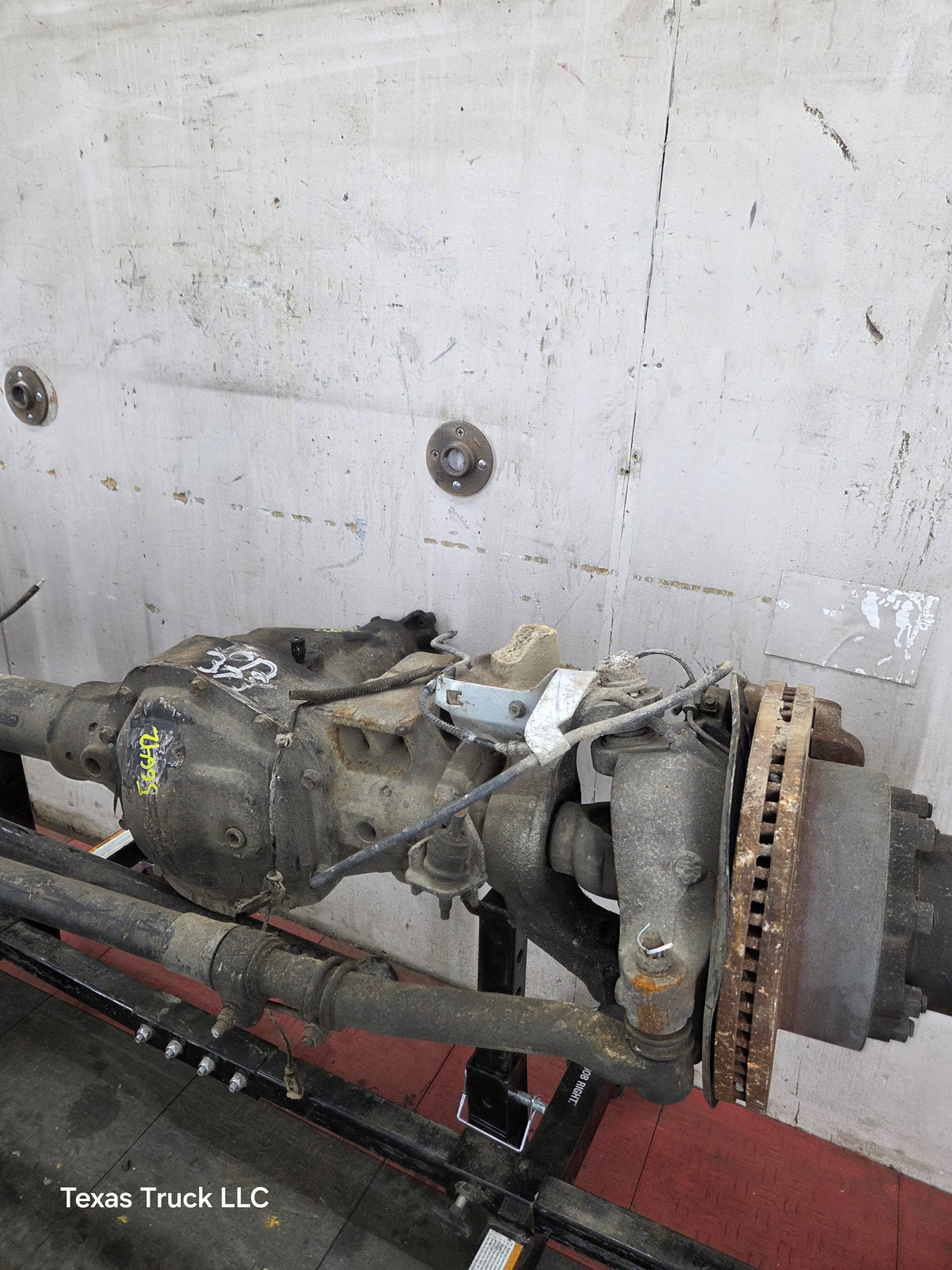 2011-2012 Ford Super Duty F350 Dually Front Axle 3.73 Gear Ratio 8 Lug