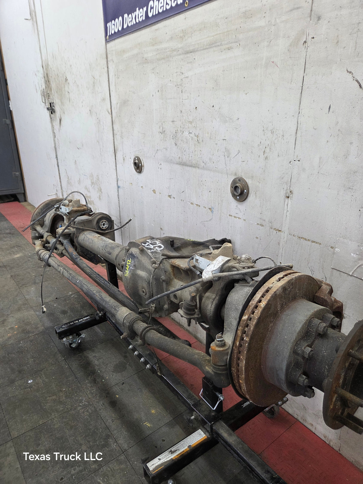 2011-2012 Ford Super Duty F350 Dually Front Axle 3.73 Gear Ratio 8 Lug