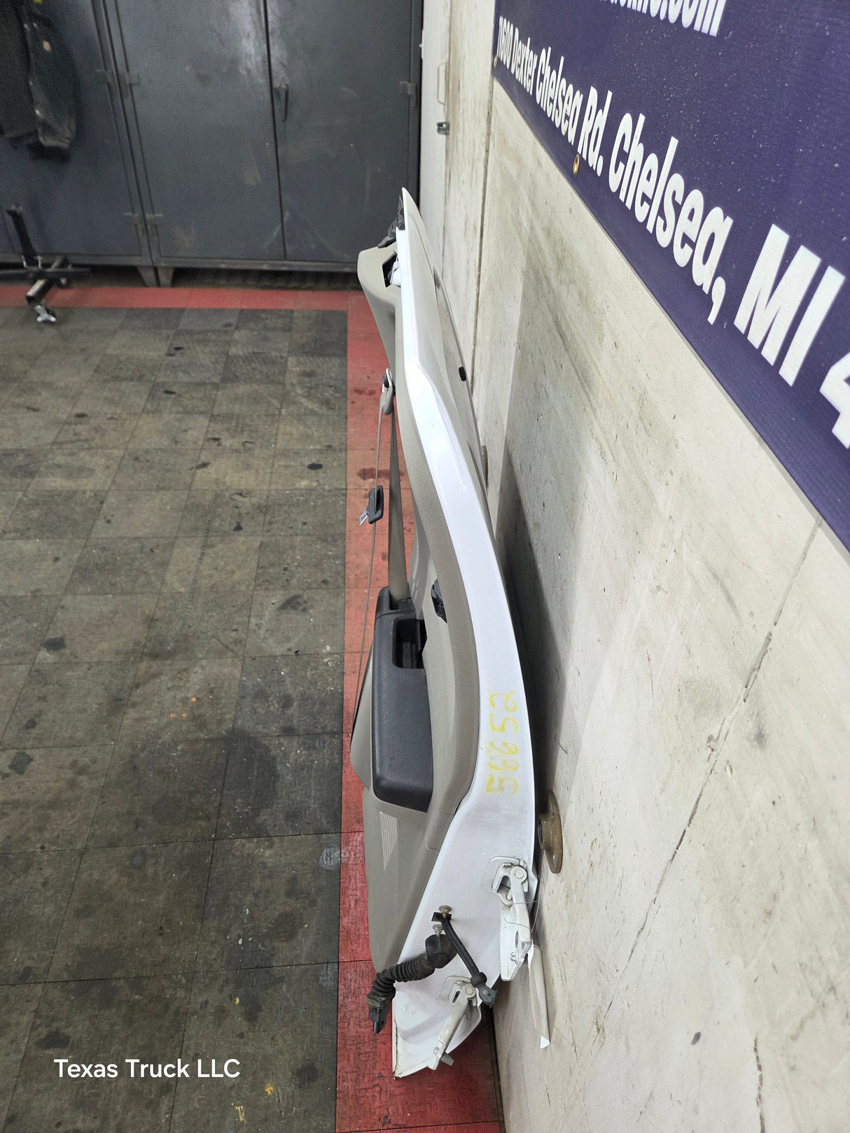 2008-2016 Ford Super Duty F250 F350 F450 F550 RH Extended Cab Passenger Side Rear Door - Oxford White