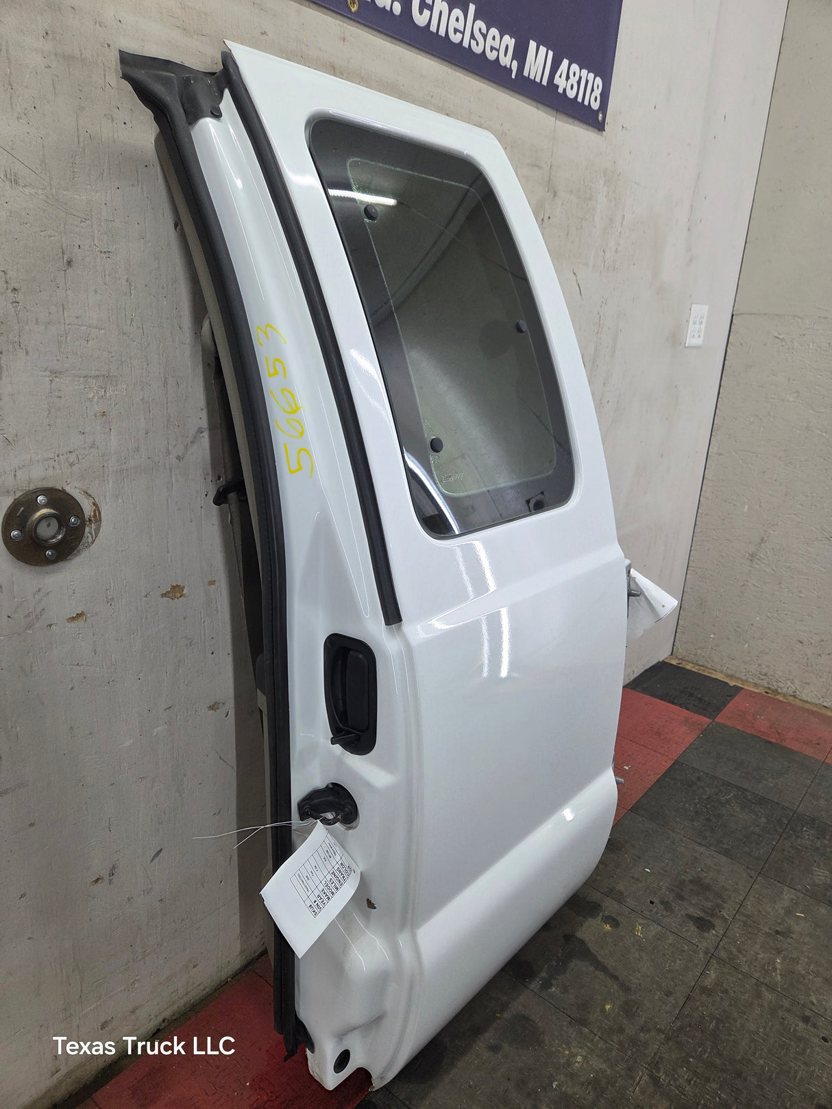 2008-2016 Ford Super Duty F250 F350 F450 F550 LH Extended Cab Driver Side Rear Door - Oxford White