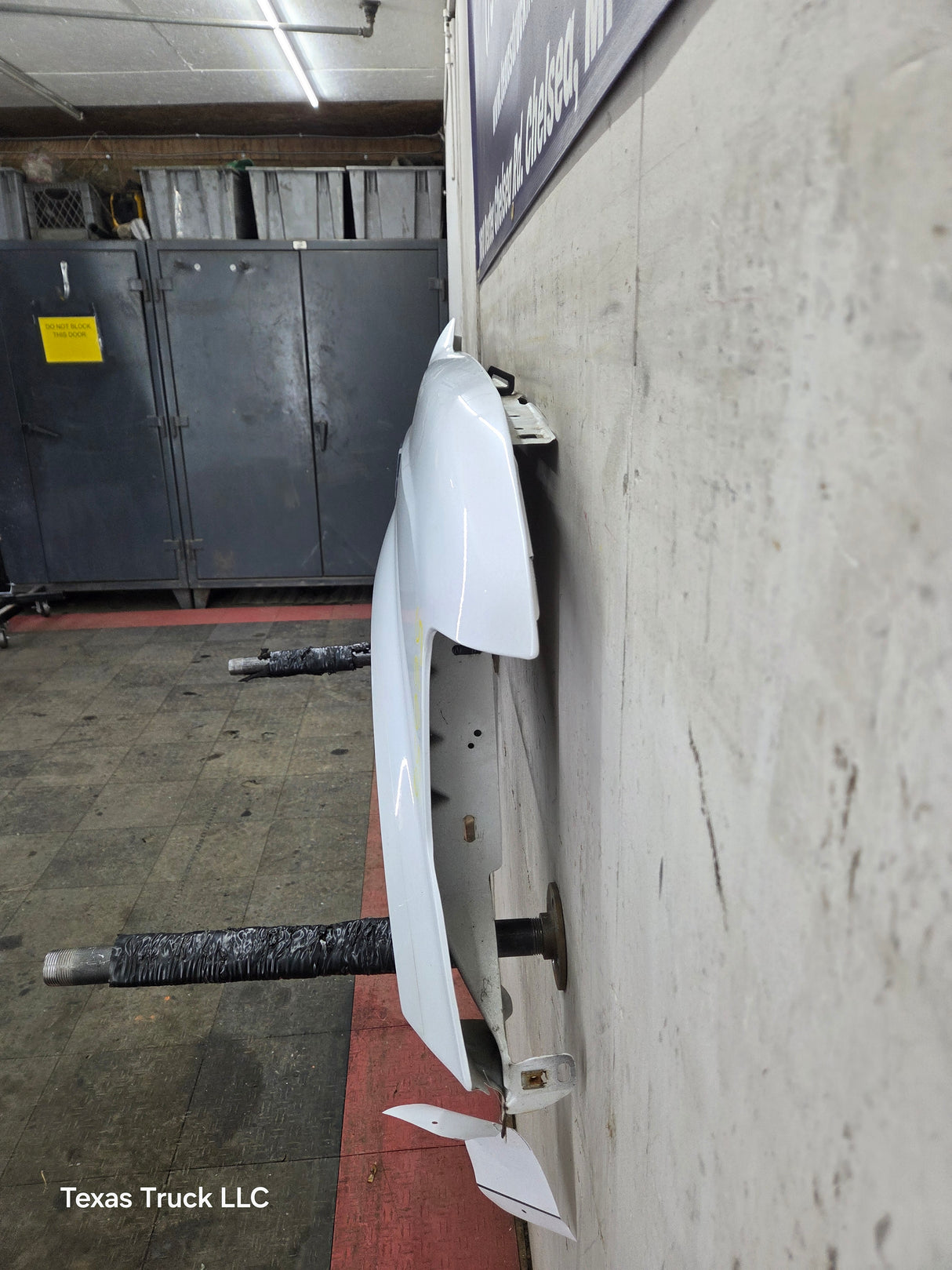 2008-2010 Ford Super Duty F250 F350 RH Passenger Side Fender - Oxford White