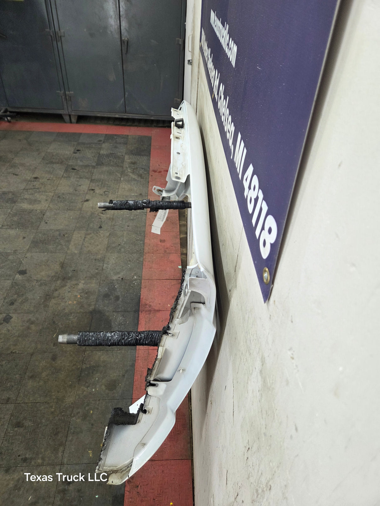 2008-2010 Ford Super Duty F250 F350 RH Passenger Side Fender - Oxford White