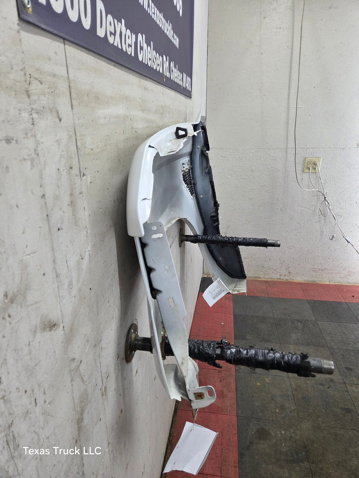 2008-2010 Ford Super Duty F250 F350 RH Passenger Side Fender - Oxford White