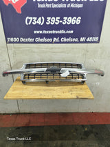 1999-2002 Chevrolet Silverado 1500 2500 3500 Grill OEM