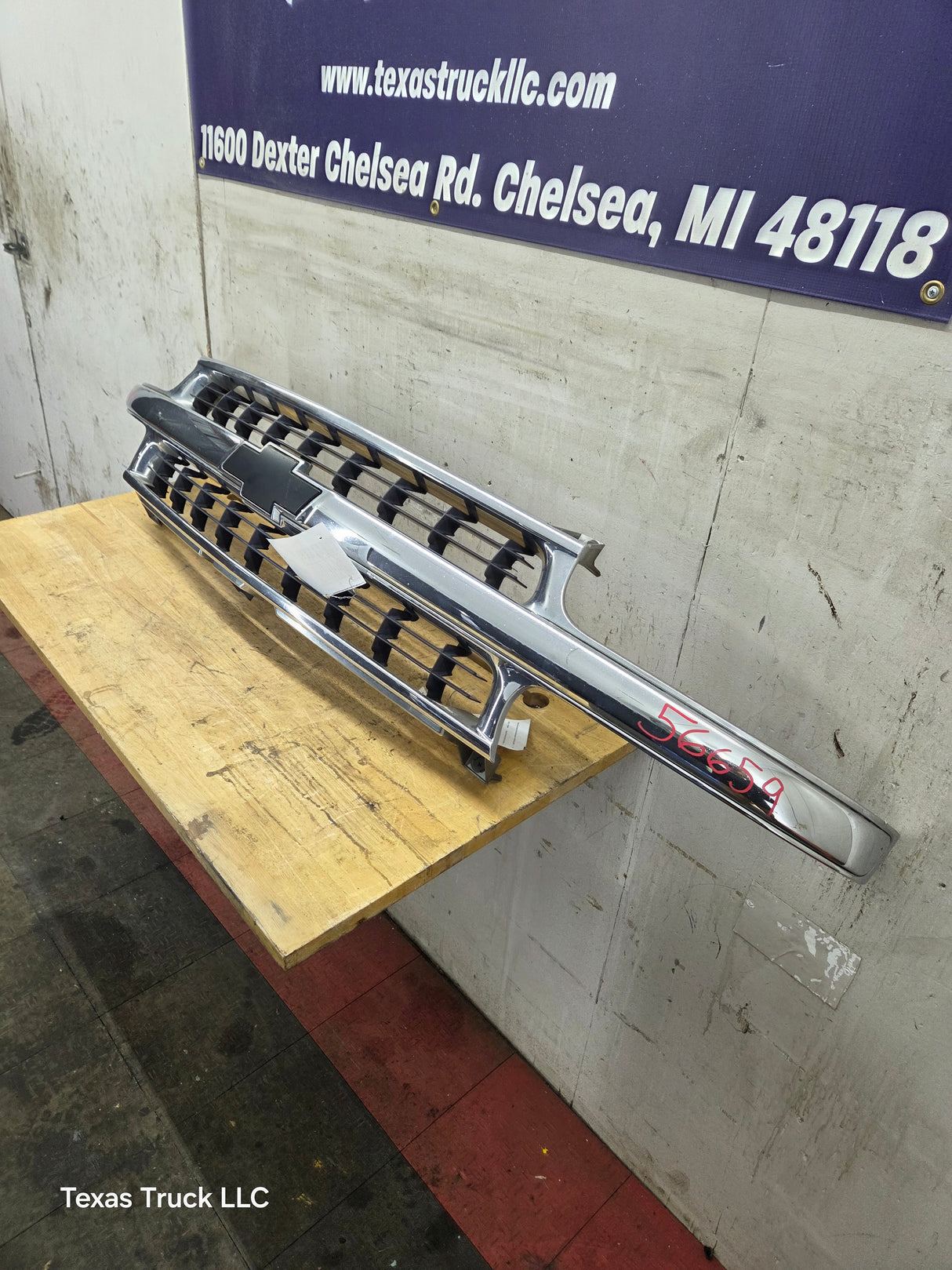 1999-2002 Chevrolet Silverado 1500 2500 3500 Grill OEM