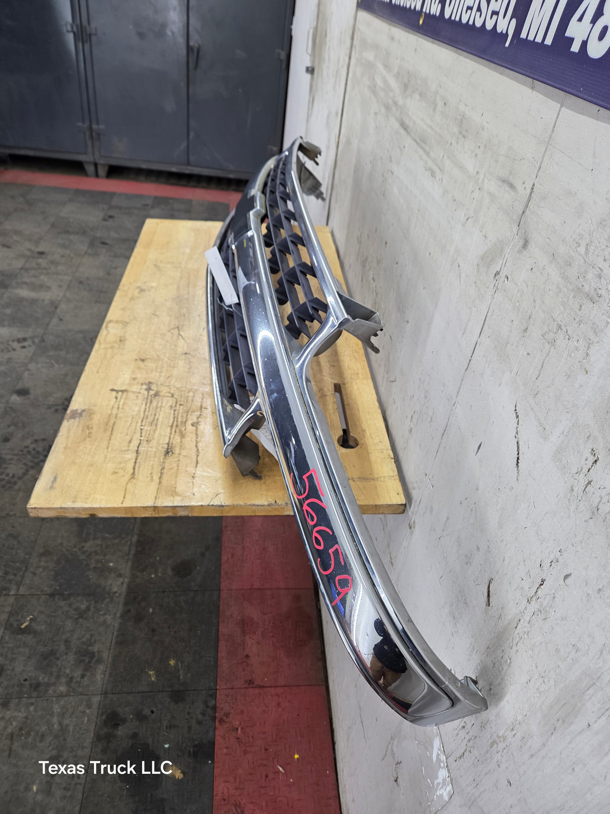 1999-2002 Chevrolet Silverado 1500 2500 3500 Grill OEM