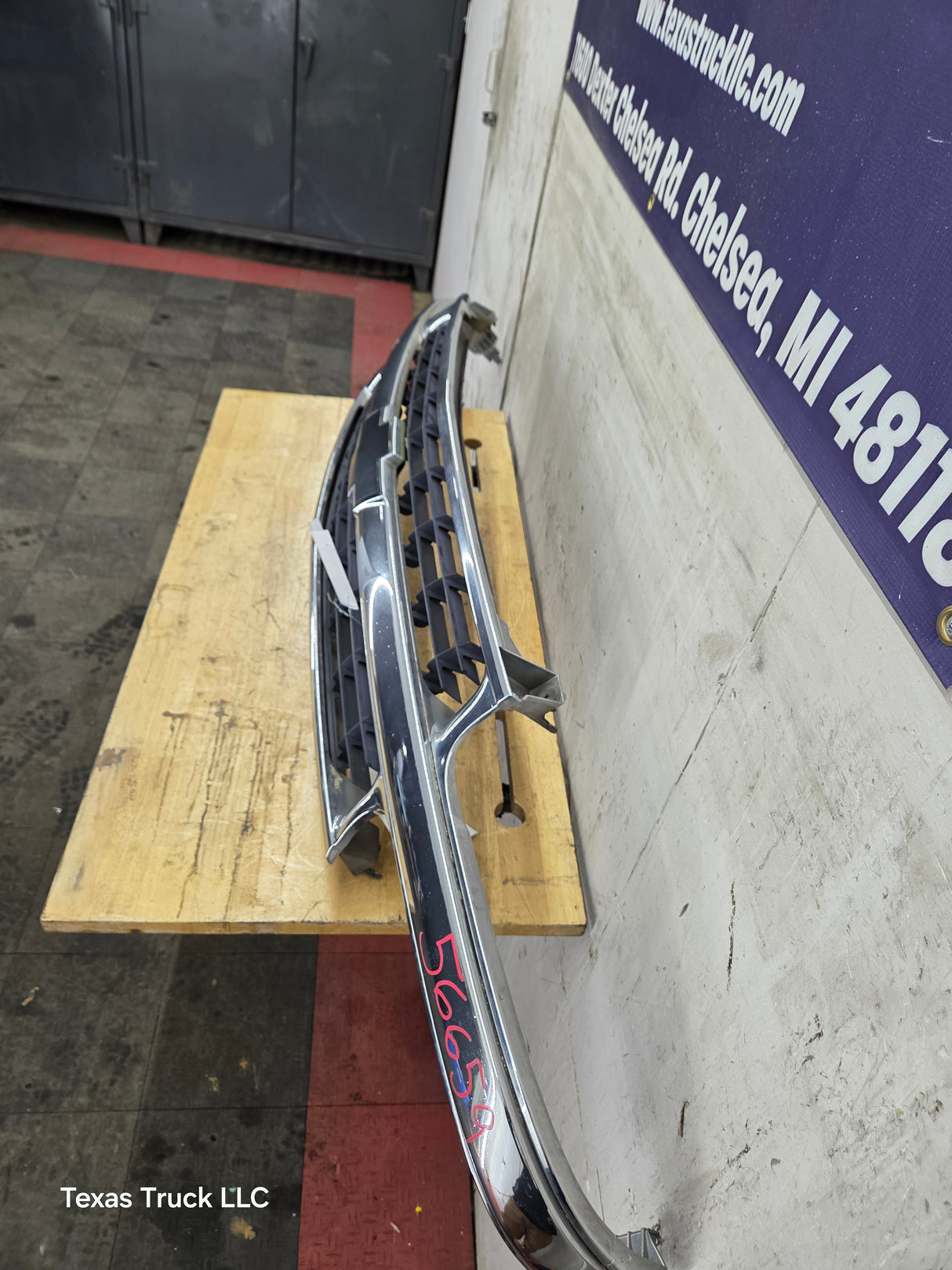 1999-2002 Chevrolet Silverado 1500 2500 3500 Grill OEM