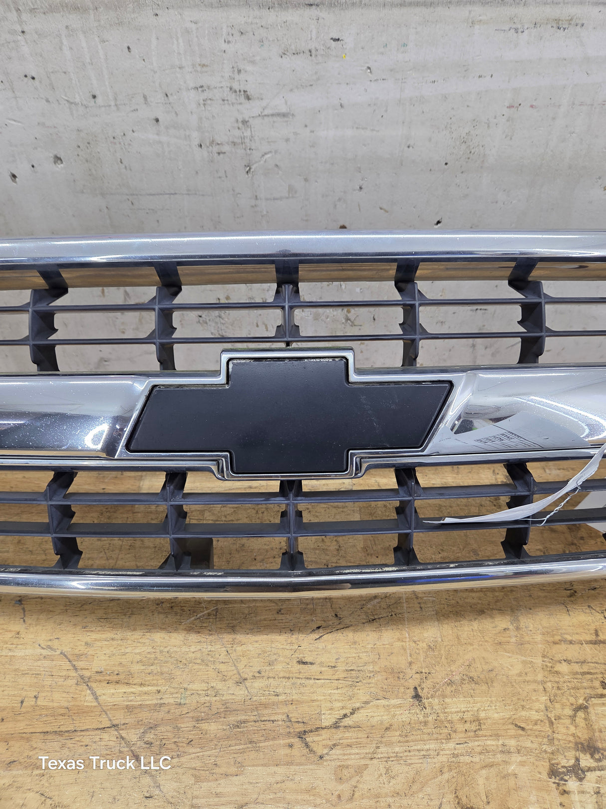1999-2002 Chevrolet Silverado 1500 2500 3500 Grill OEM