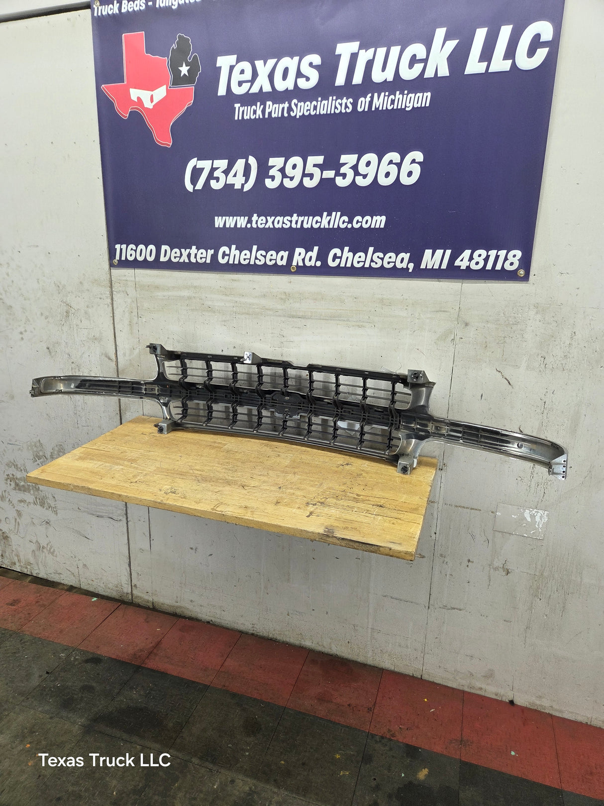1999-2002 Chevrolet Silverado 1500 2500 3500 Grill OEM