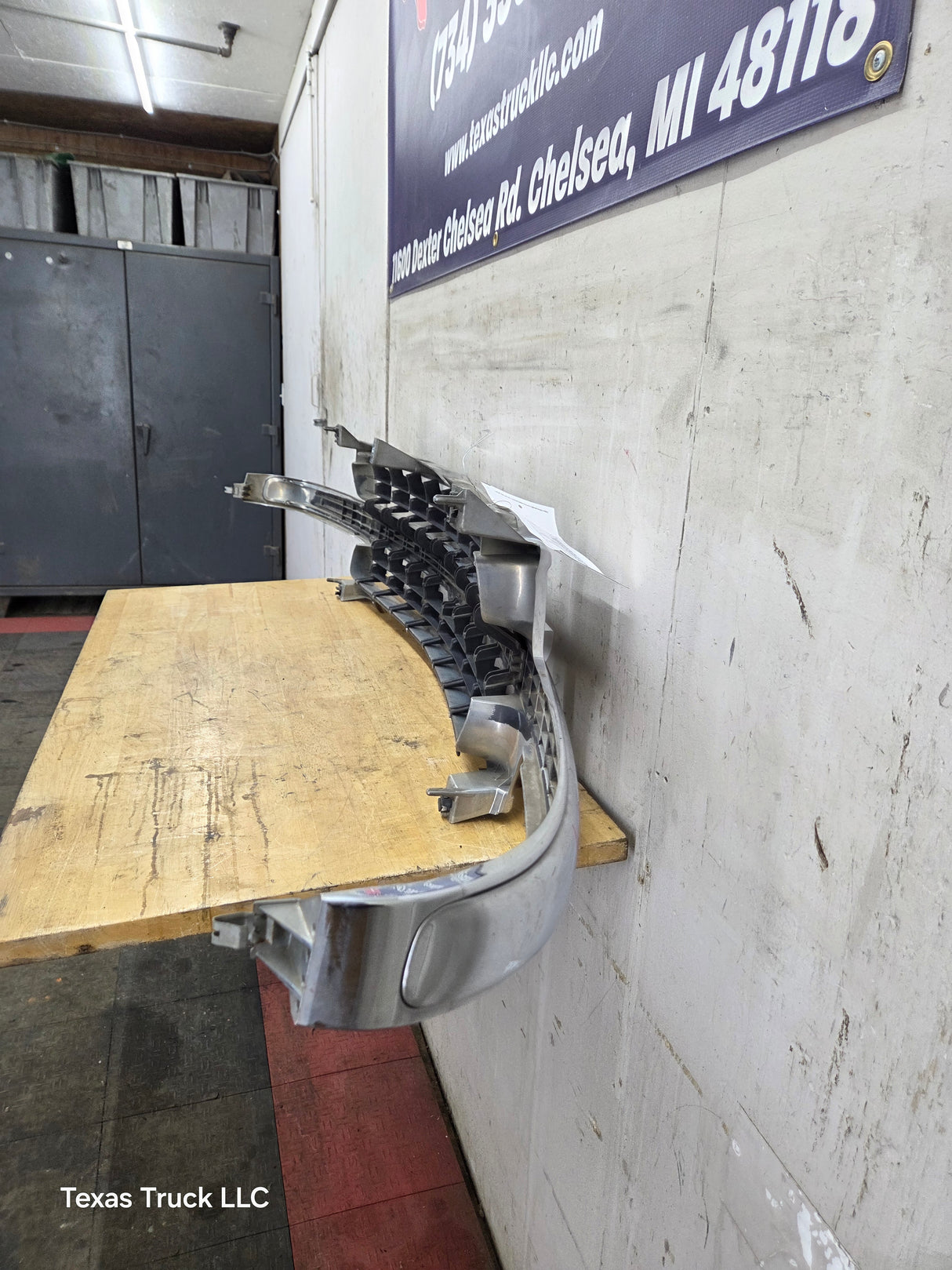 1999-2002 Chevrolet Silverado 1500 2500 3500 Grill OEM