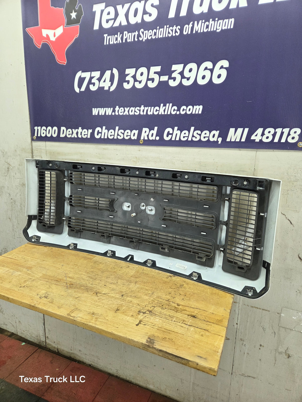 2008-2010 Ford Super Duty F250 F350 F450 F550 Grill Surround