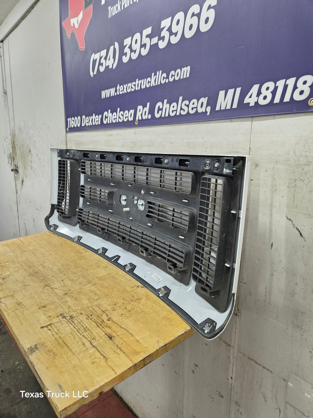 2008-2010 Ford Super Duty F250 F350 F450 F550 Grill Surround