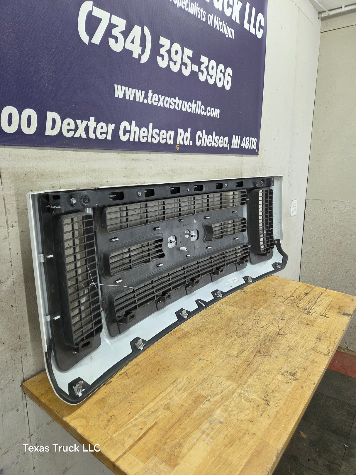 2008-2010 Ford Super Duty F250 F350 F450 F550 Grill Surround