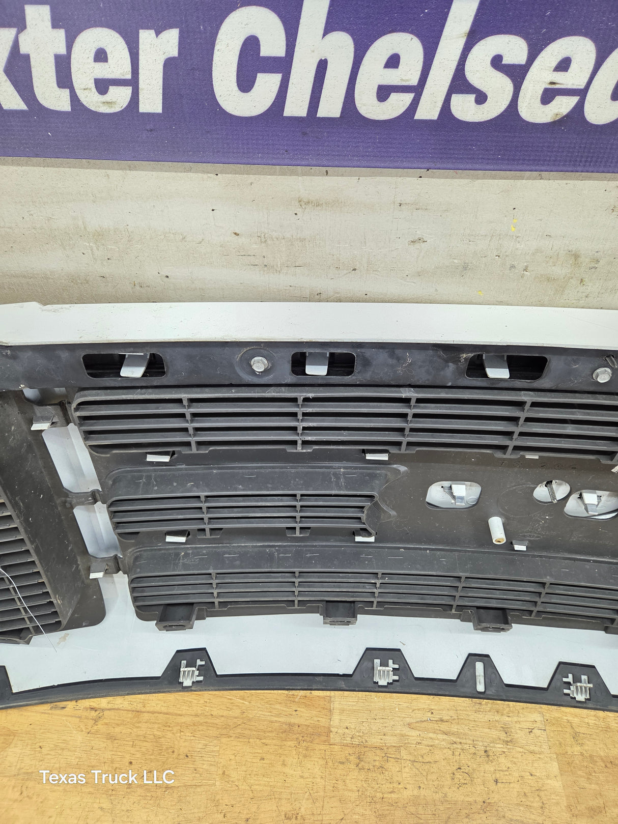 2008-2010 Ford Super Duty F250 F350 F450 F550 Grill Surround