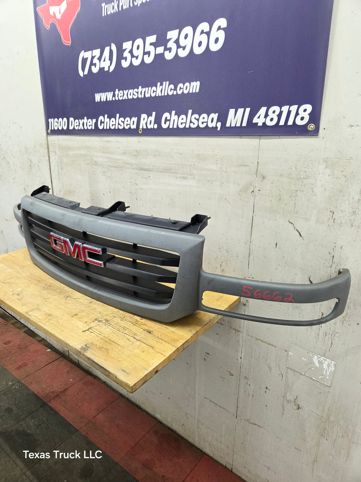 2003-2006 GMC Sierra 1500 2500 NON HD Grill OEM