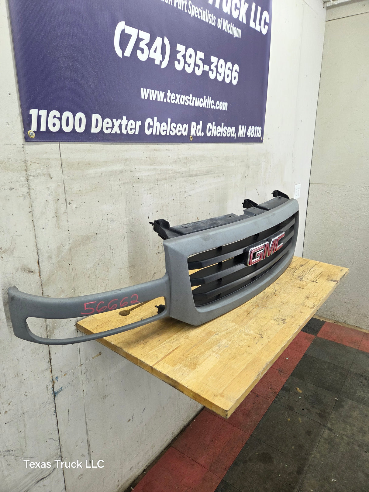 2003-2006 GMC Sierra 1500 2500 NON HD Grill OEM