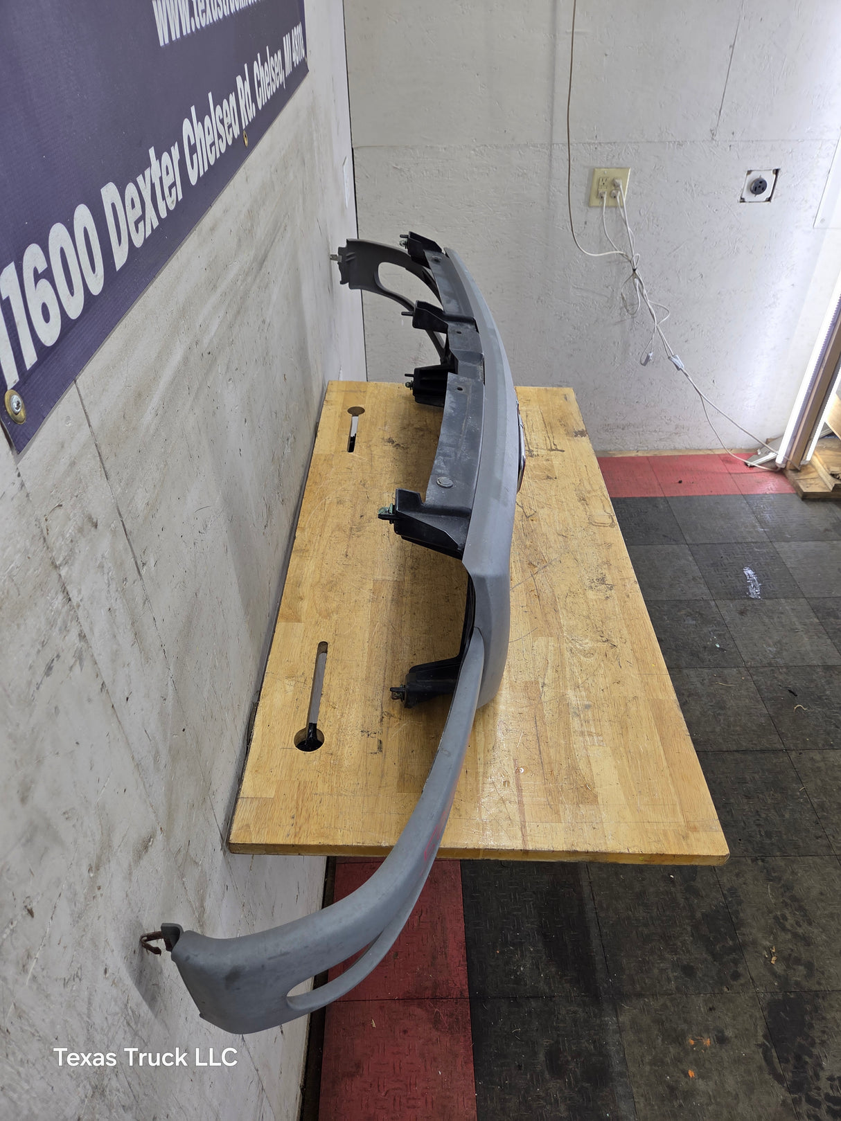 2003-2006 GMC Sierra 1500 2500 NON HD Grill OEM