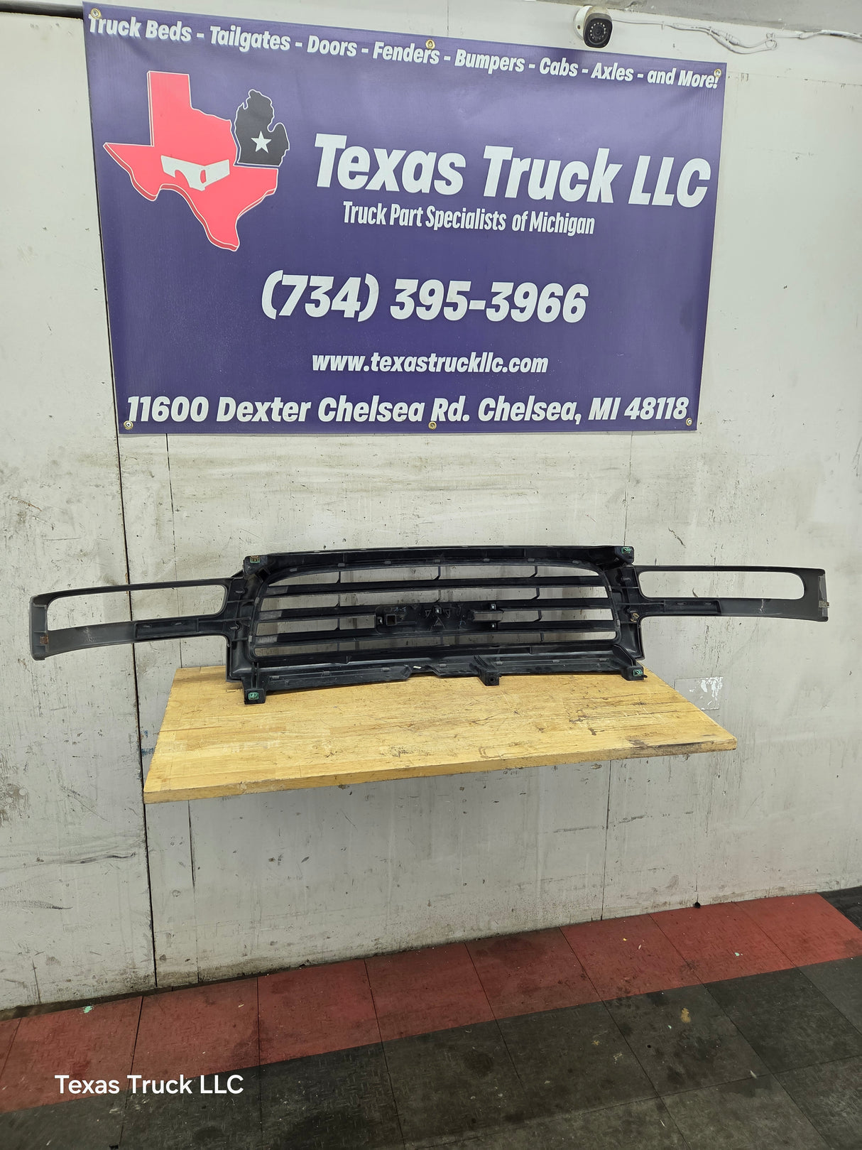 2003-2006 GMC Sierra 1500 2500 NON HD Grill OEM