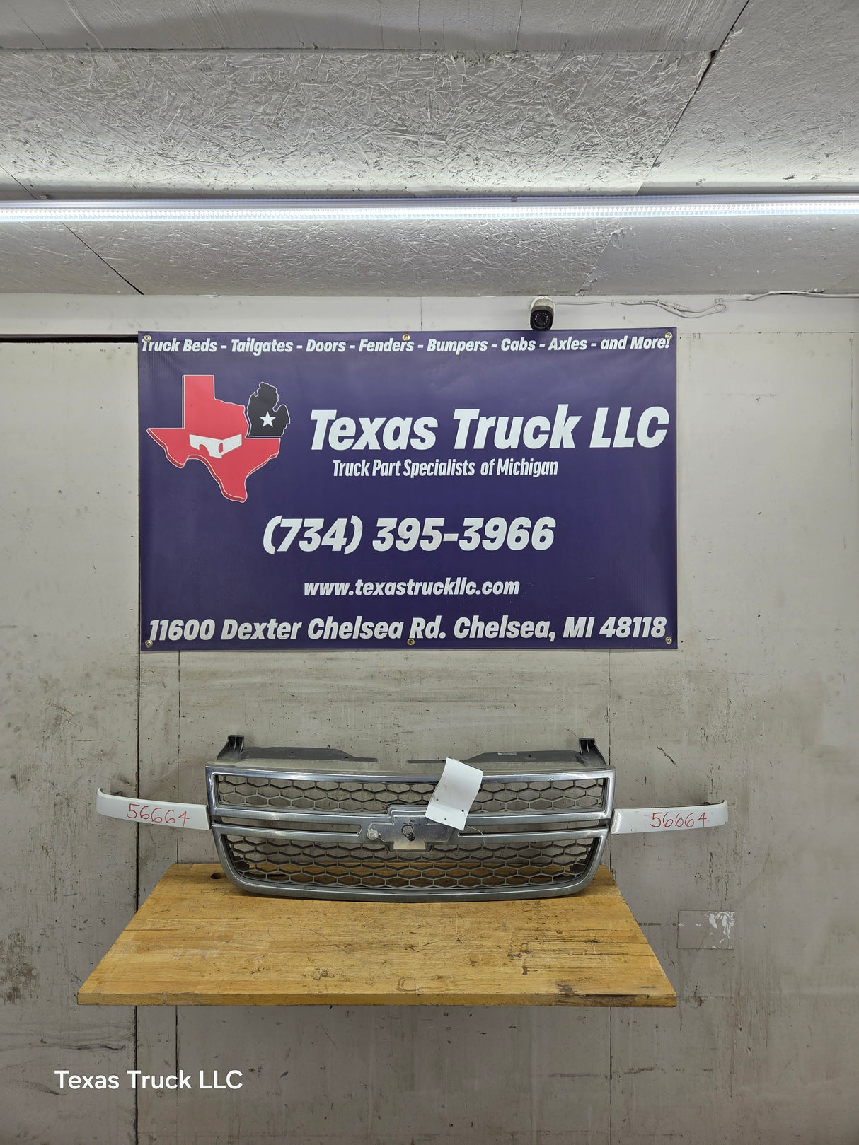 2003-2006 Chevrolet Silverado 2500 HD 3500HD 'Cateye' HD Grill OEM - Chrome