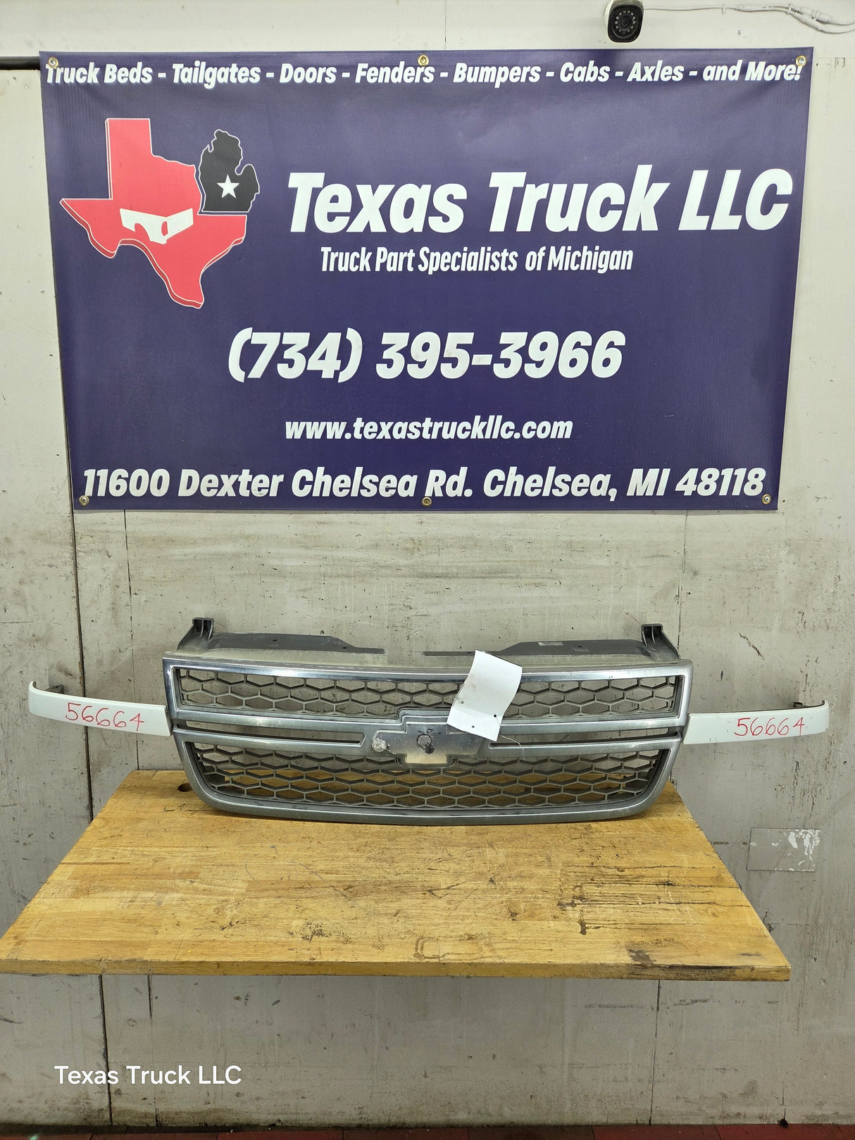 2003-2006 Chevrolet Silverado 2500 HD 3500HD 'Cateye' HD Grill OEM - Chrome