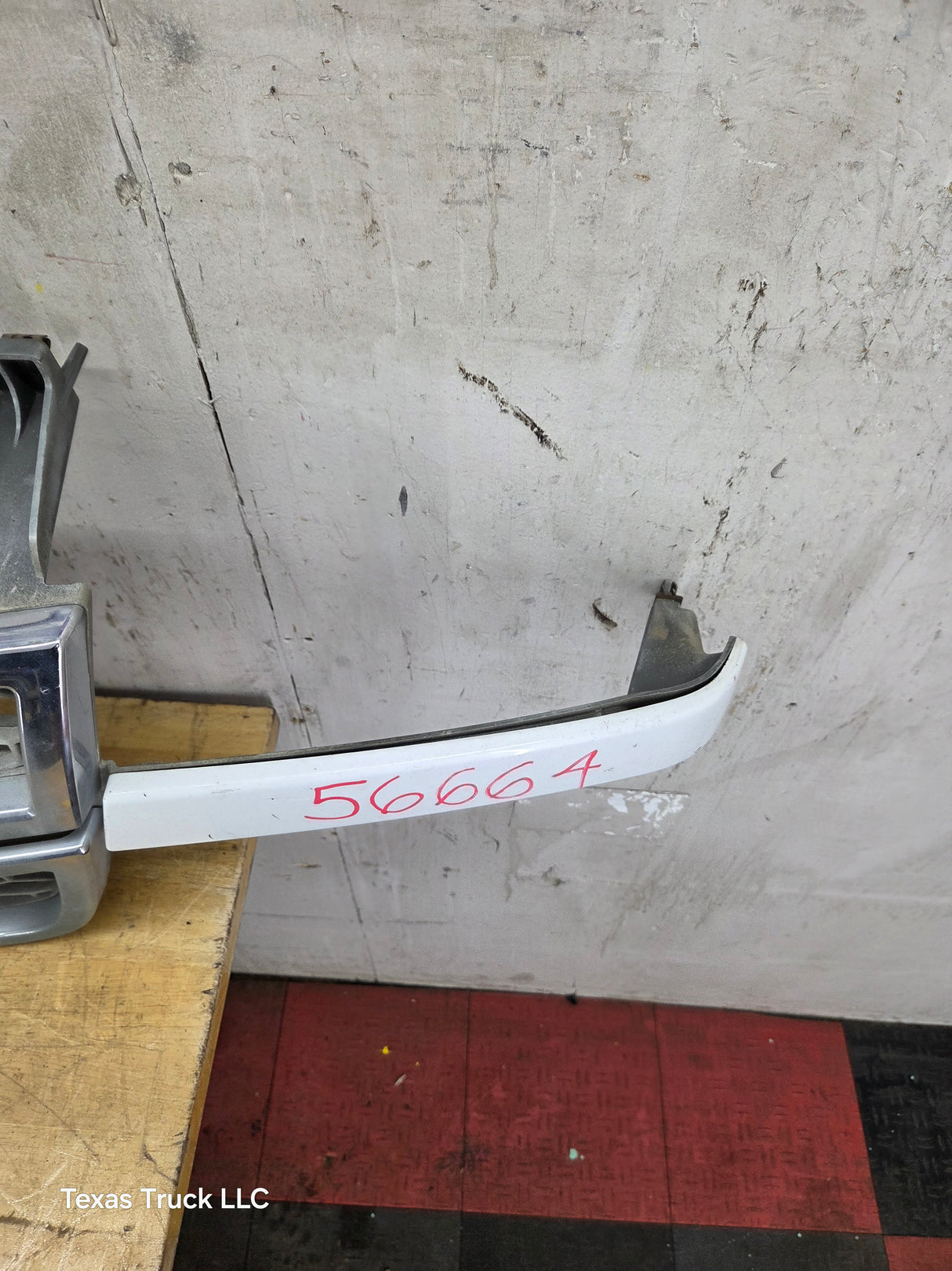 2003-2006 Chevrolet Silverado 2500 HD 3500HD 'Cateye' HD Grill OEM - Chrome