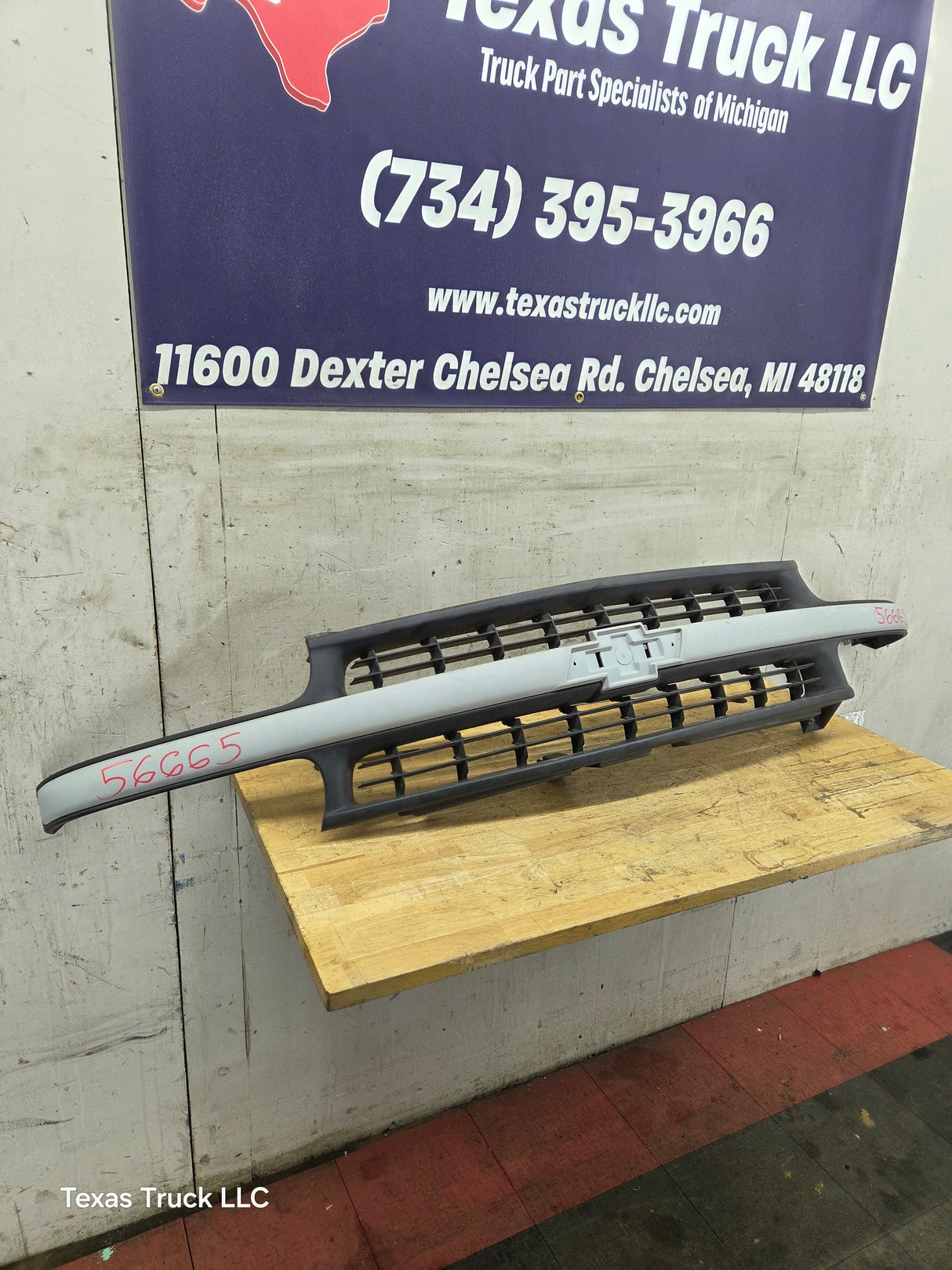 1999-2002 Chevrolet Silverado 1500 2500 3500 Grill OEM