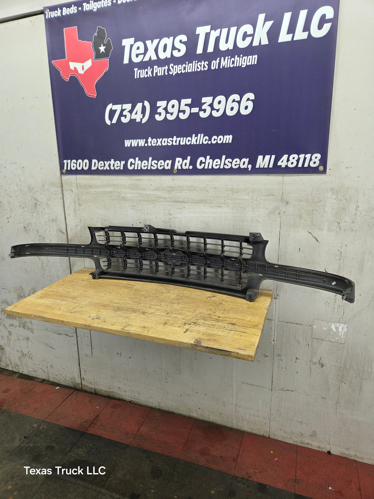 1999-2002 Chevrolet Silverado 1500 2500 3500 Grill OEM