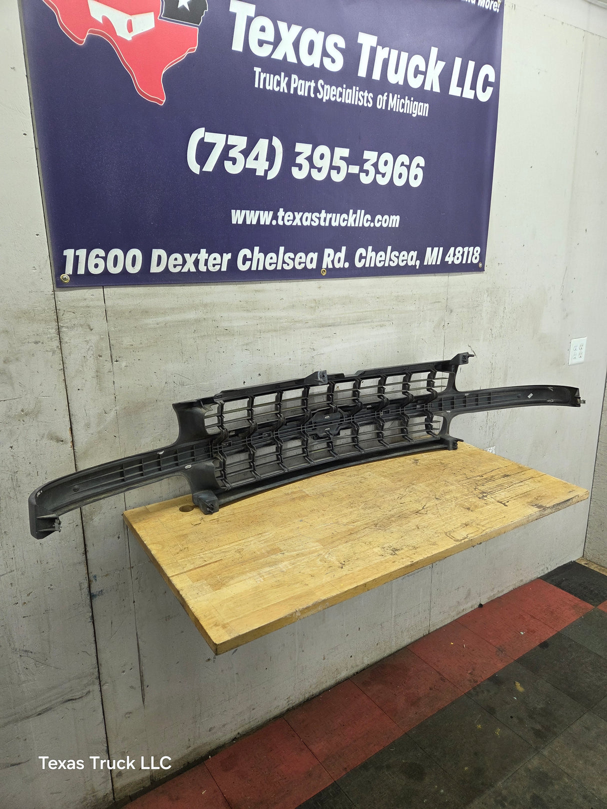 1999-2002 Chevrolet Silverado 1500 2500 3500 Grill OEM