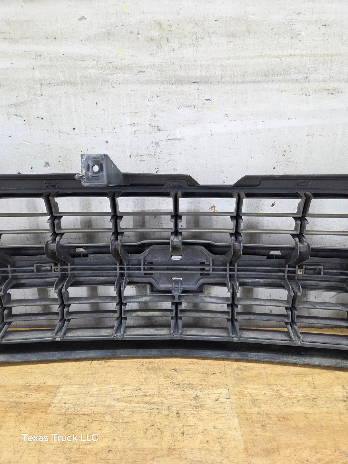 1999-2002 Chevrolet Silverado 1500 2500 3500 Grill OEM