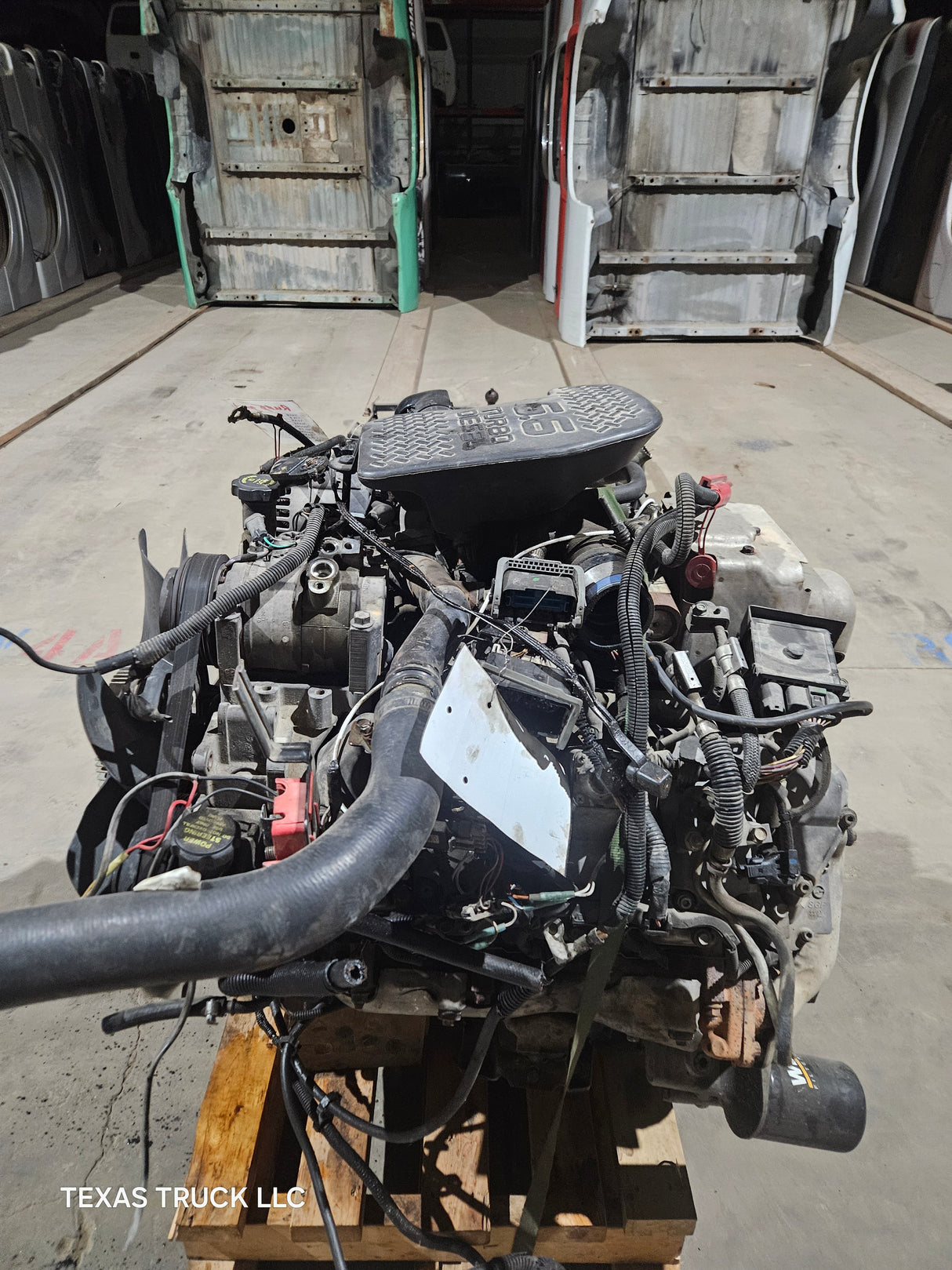 2005 LLY Duramax Diesel 6.6L Engine Runs Great