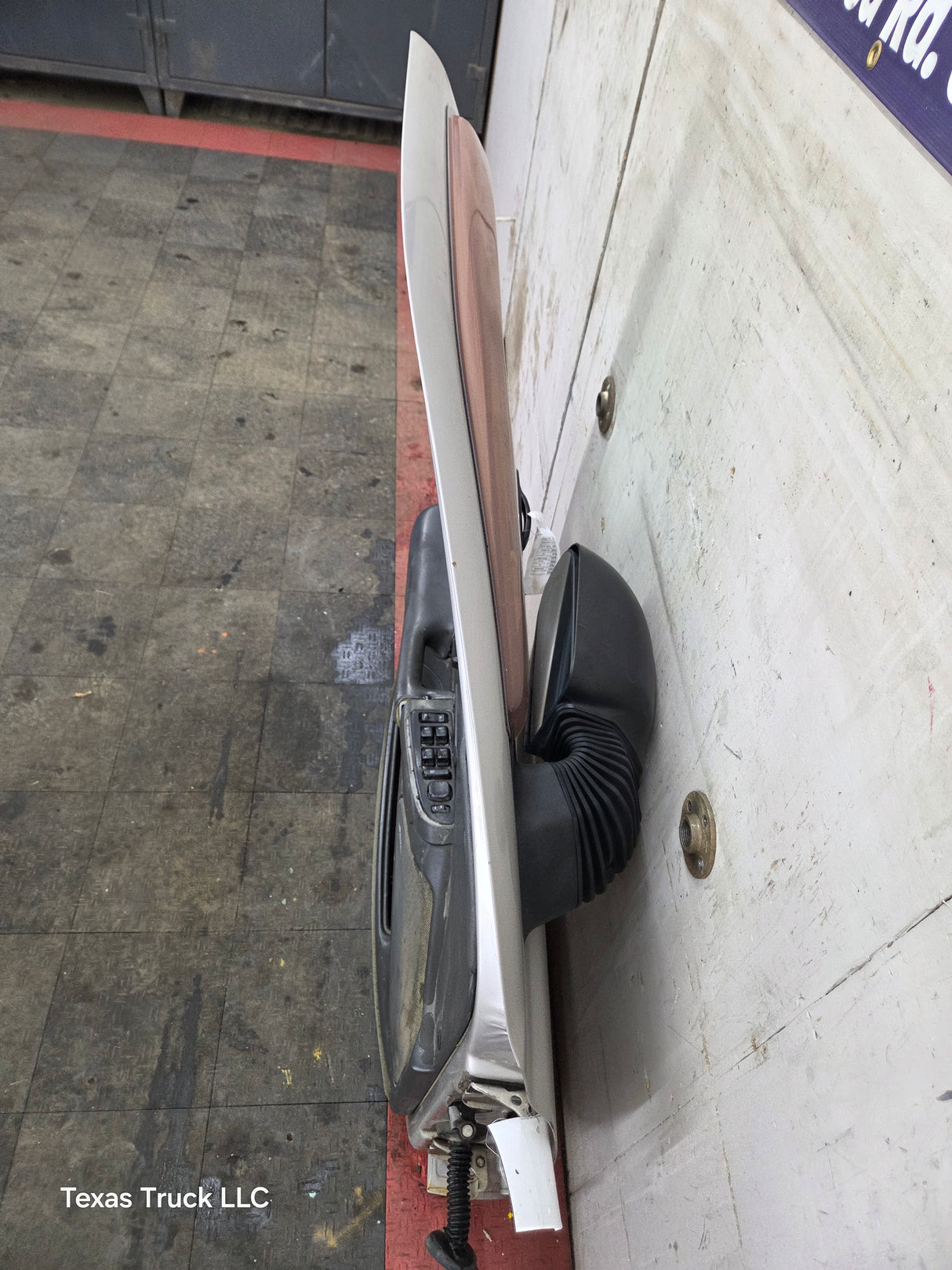 1999-2006 Chevrolet Silverado / GMC Sierra 1500 2500 3500 HD Front Driver Side Door LH - Fine Silver Birch Metallic