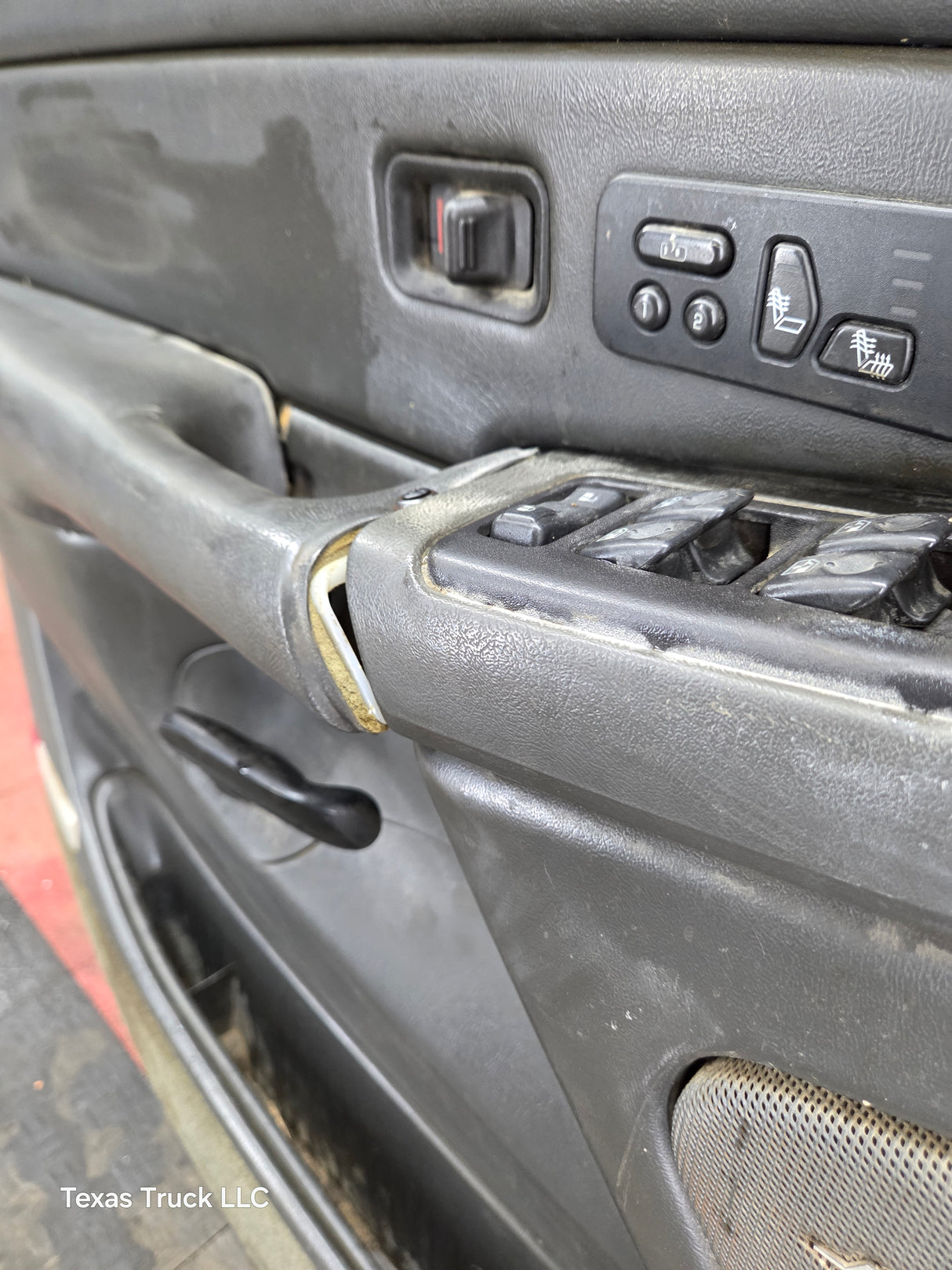 1999-2006 Chevrolet Silverado / GMC Sierra 1500 2500 3500 HD Front Driver Side Door LH - Fine Silver Birch Metallic